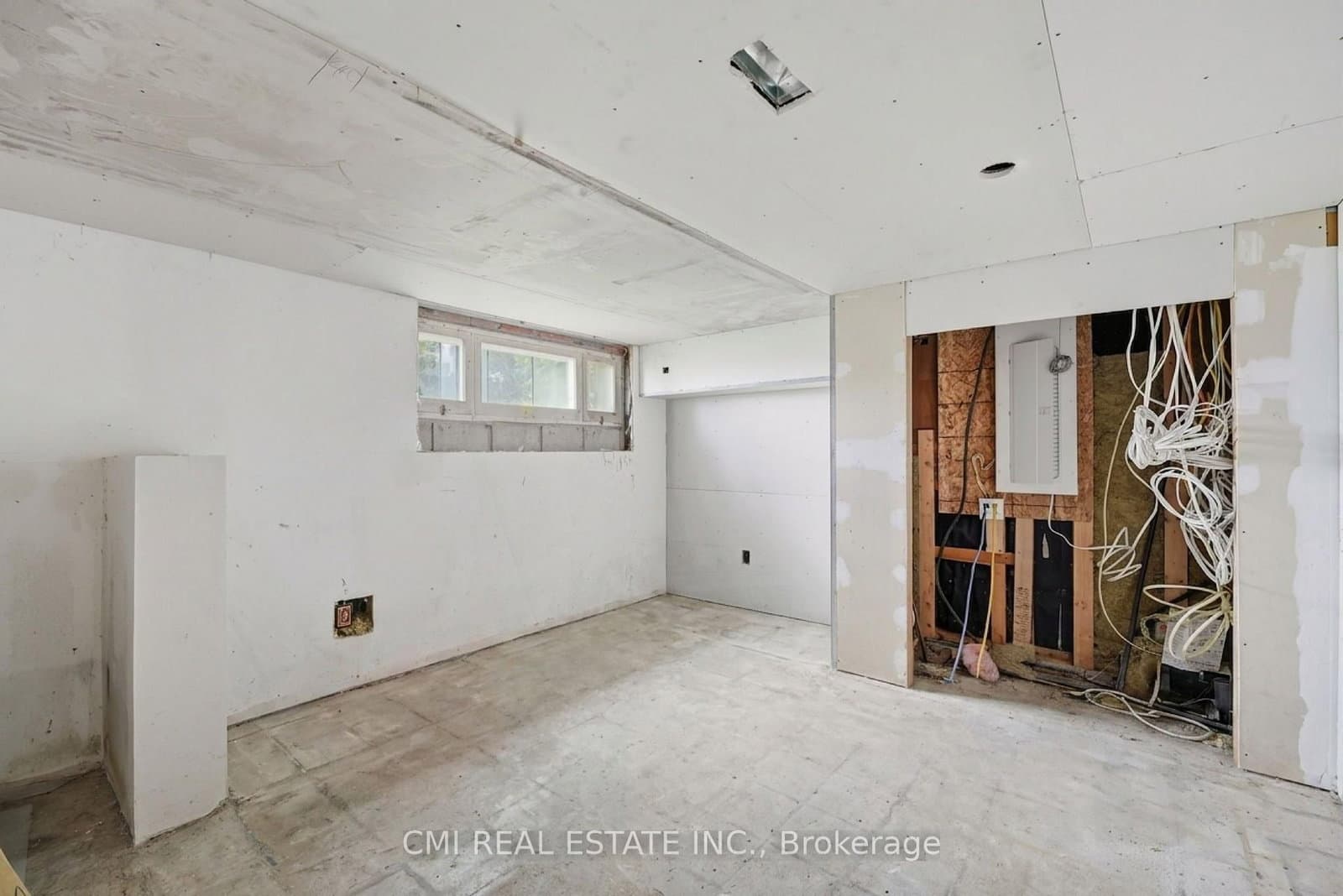 194 Simcoe Road thumbnail 35