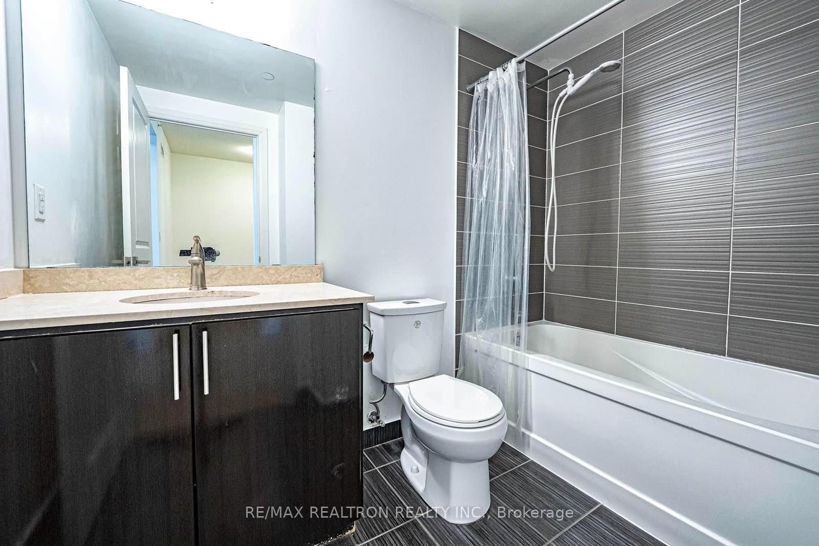 7161 Yonge Street, Unit 418 thumbnail 11