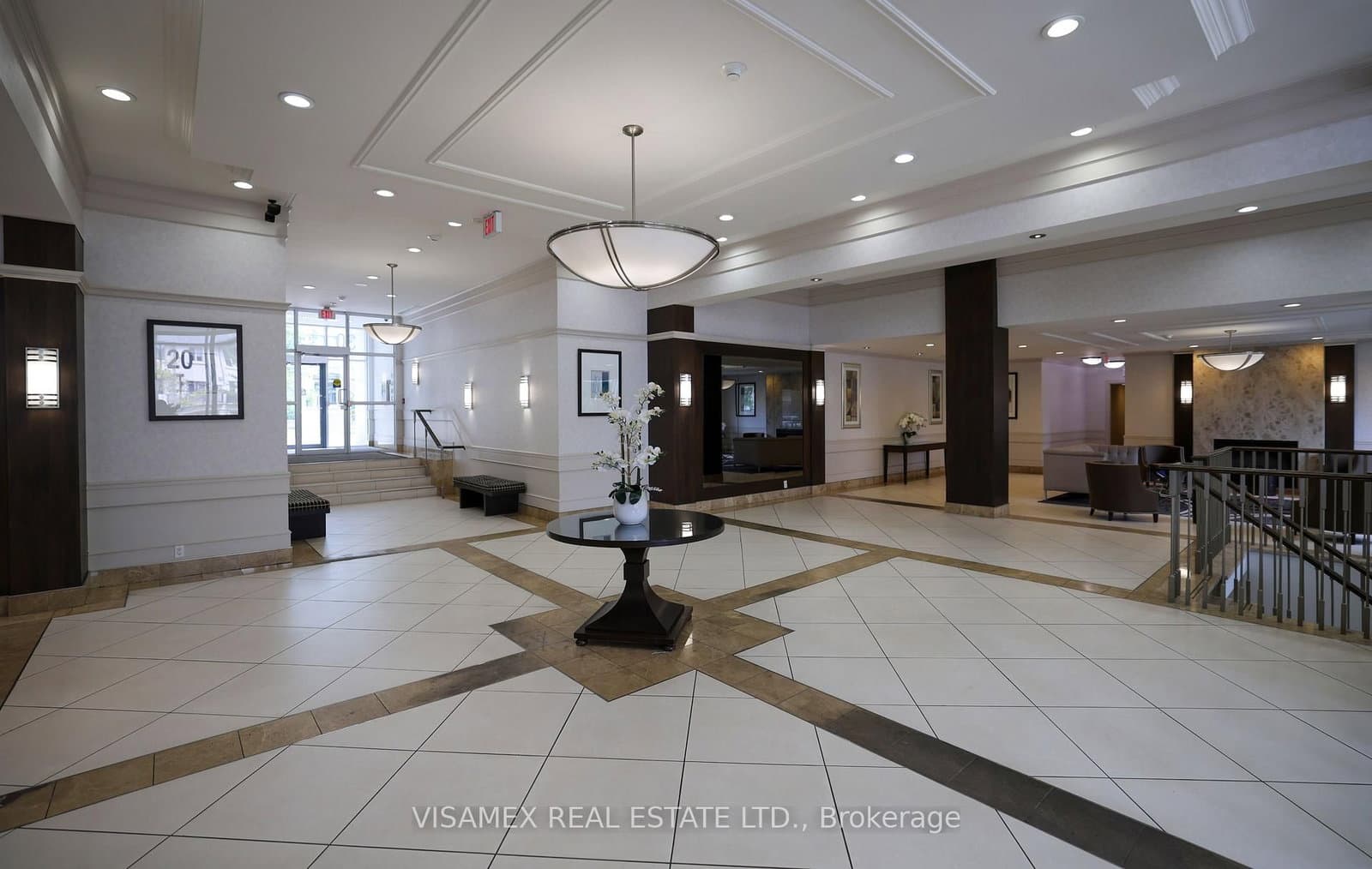 20 North Park Road, Unit 210 thumbnail 2