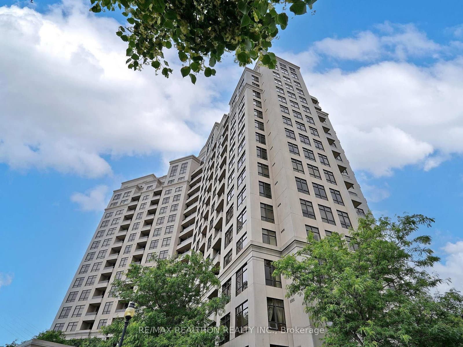 #401 - 9225 Jane Street