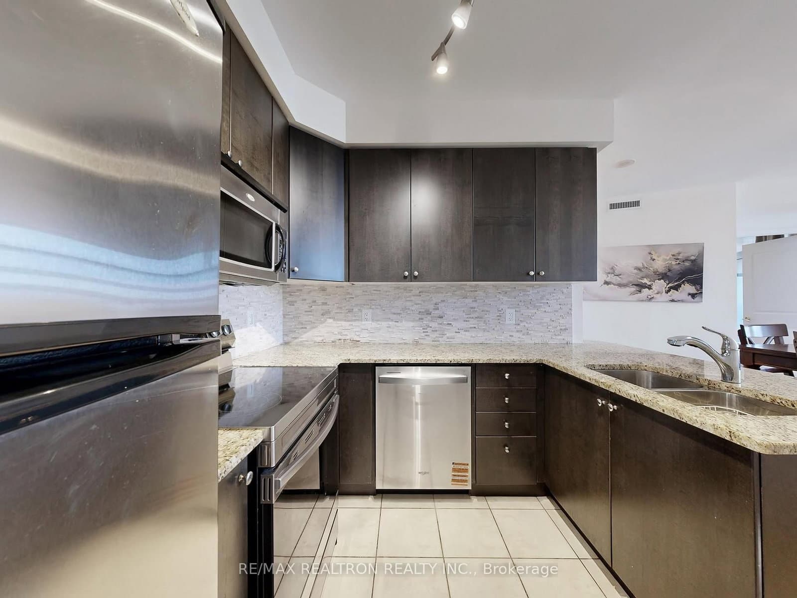 9225 Jane Street, Unit 401 thumbnail 7