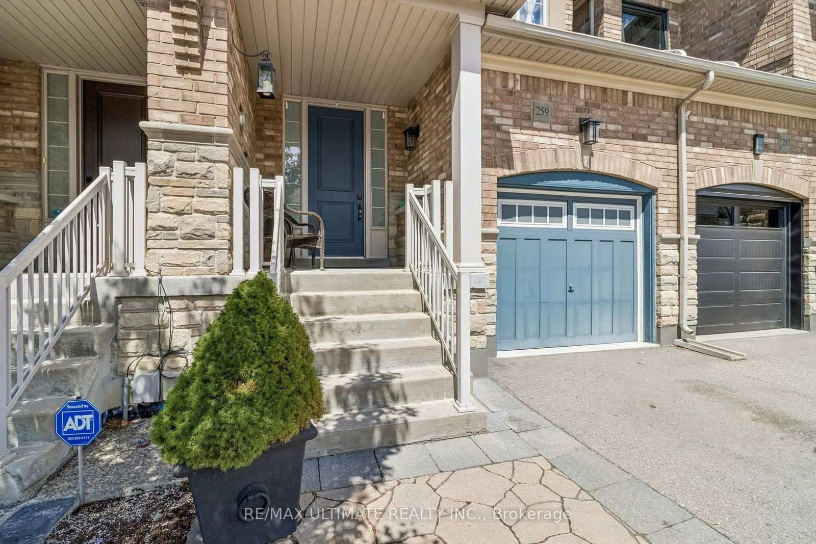 259 Wardlaw Place thumbnail 3
