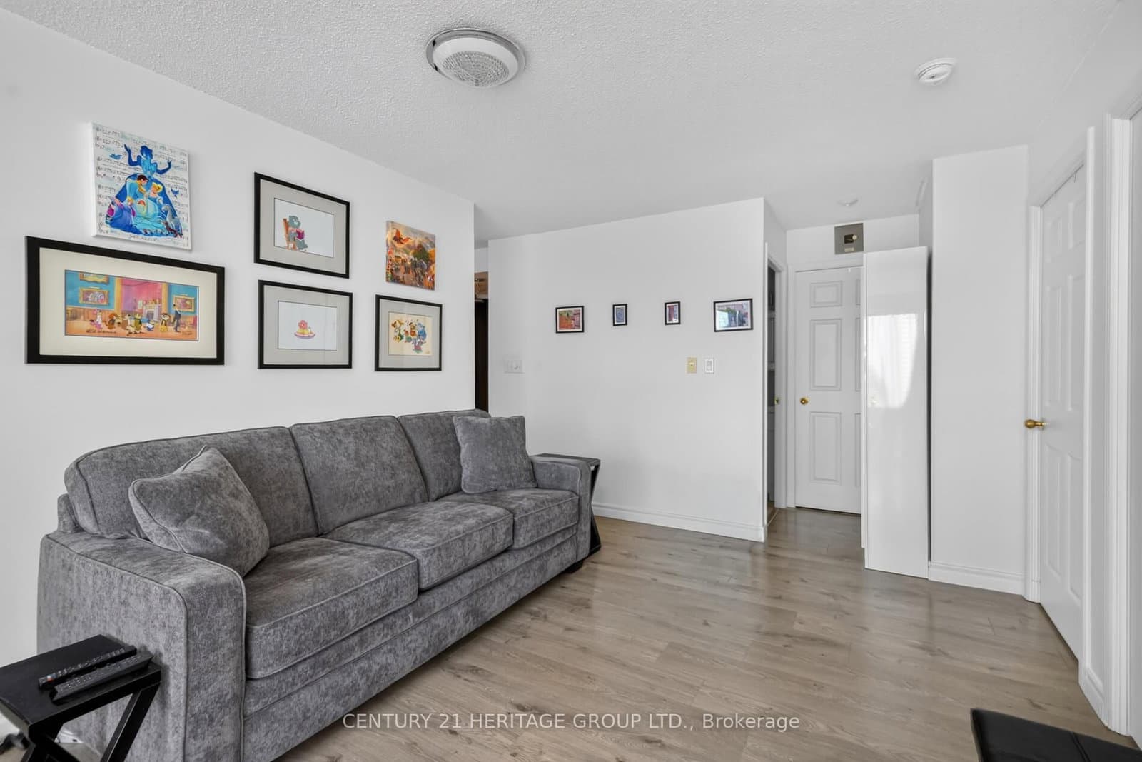 39 Oneida Crescent, Unit 1017 thumbnail 4