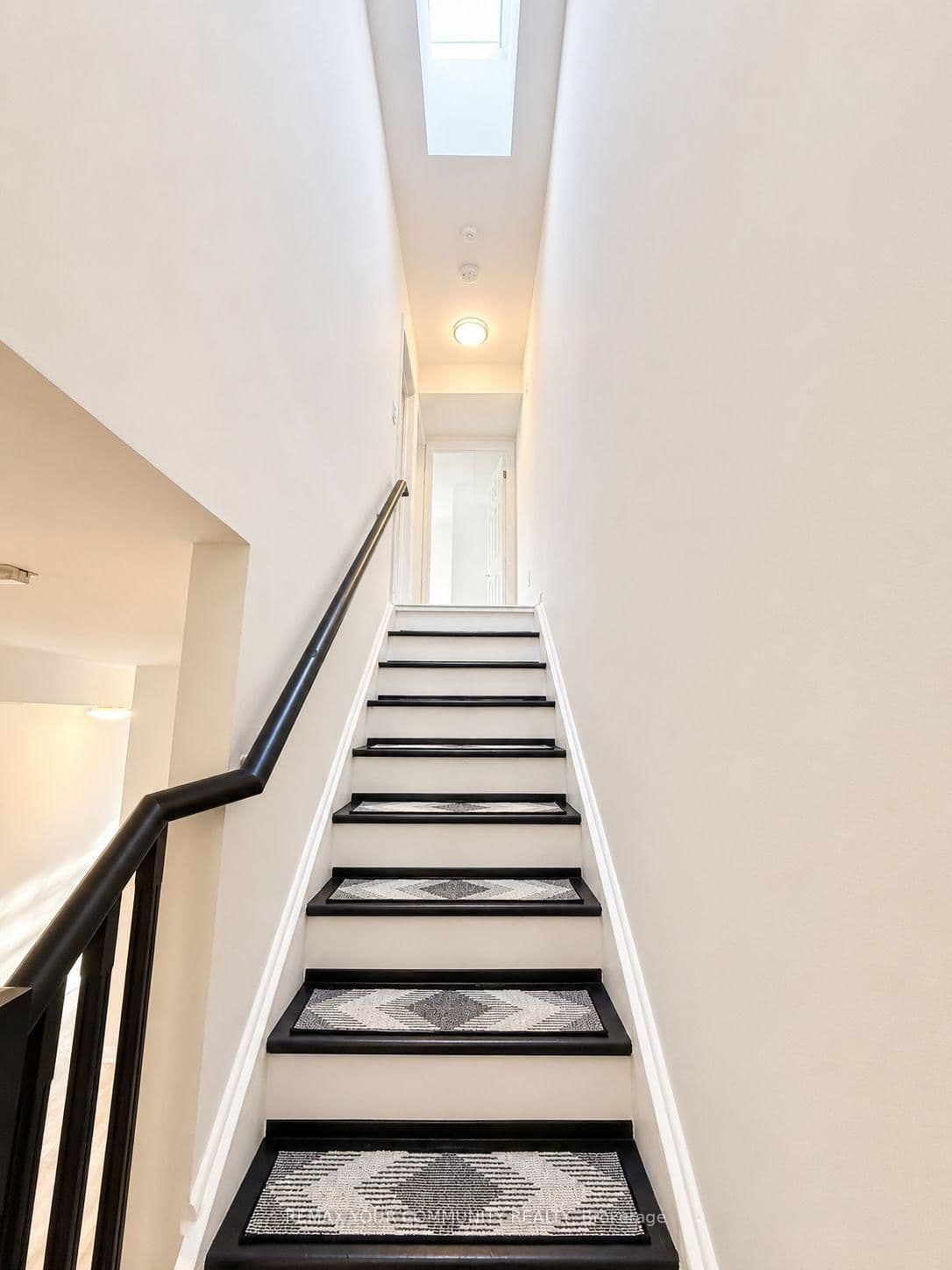 1 Center Street W, Unit 201 thumbnail 11