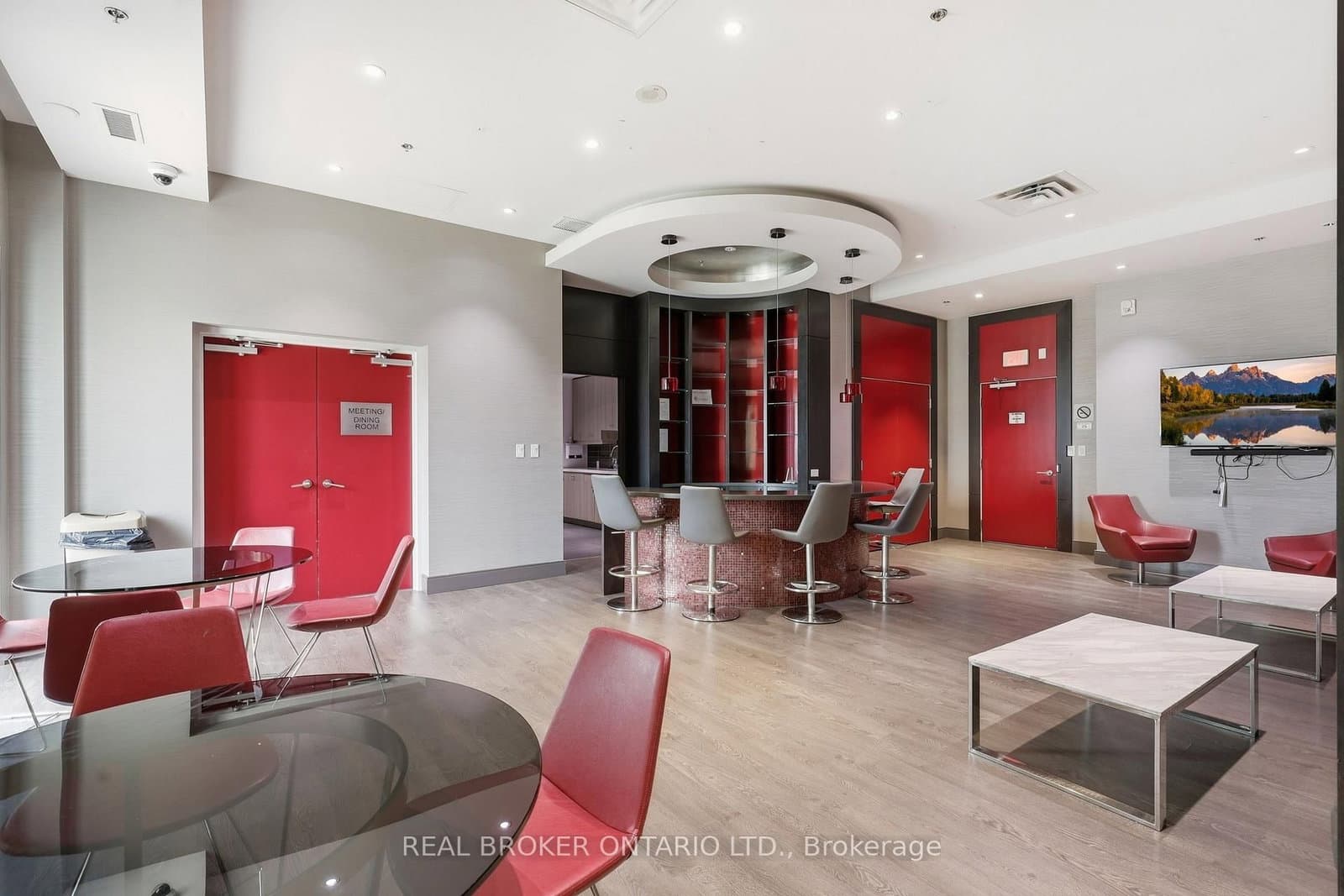540 Bur Oak Avenue, Unit 307 thumbnail 14