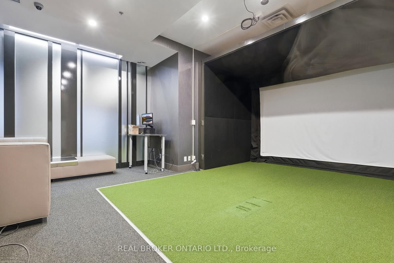 540 Bur Oak Avenue, Unit 307 thumbnail 18