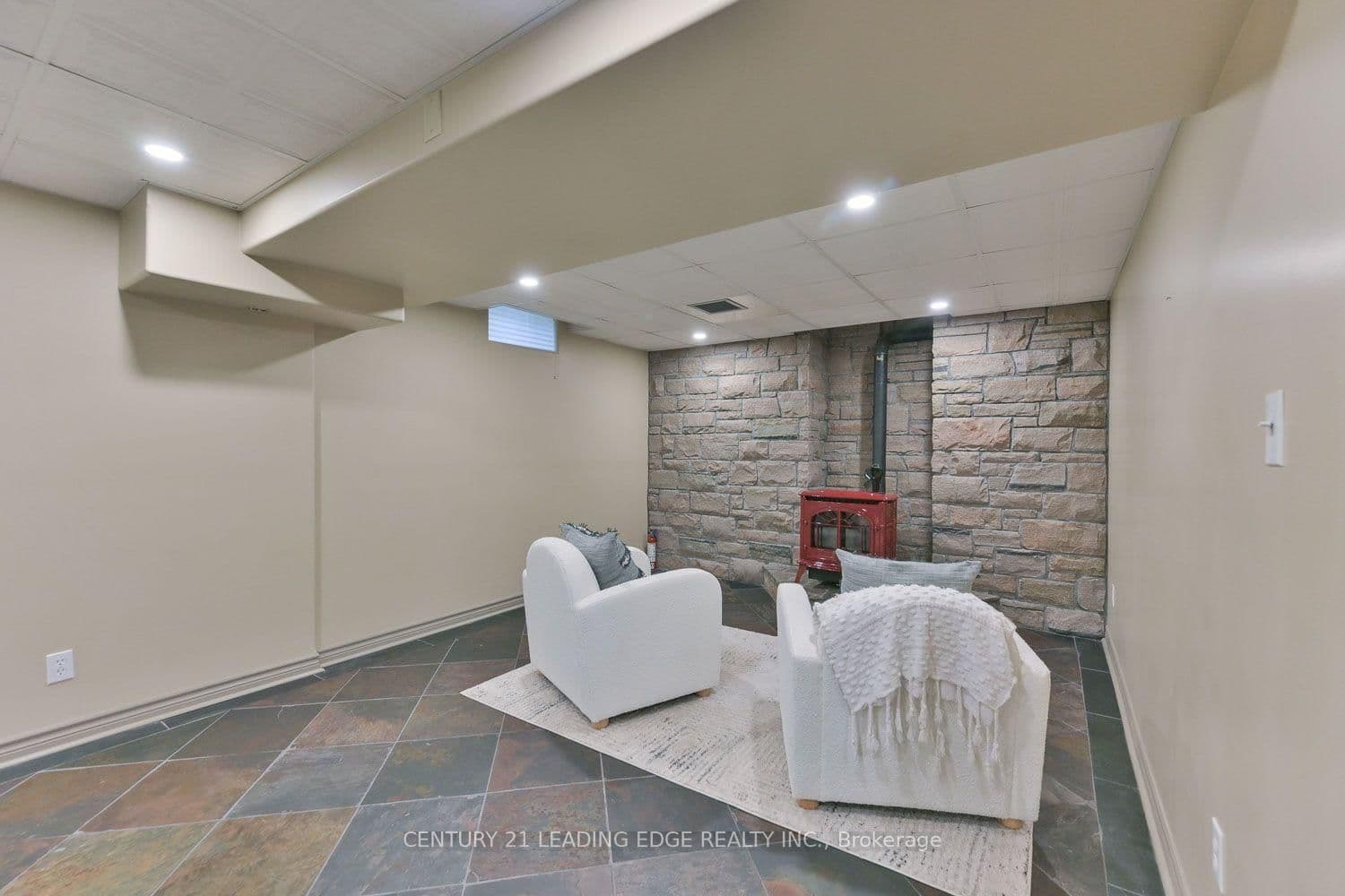 12 Taylor Drive thumbnail 35