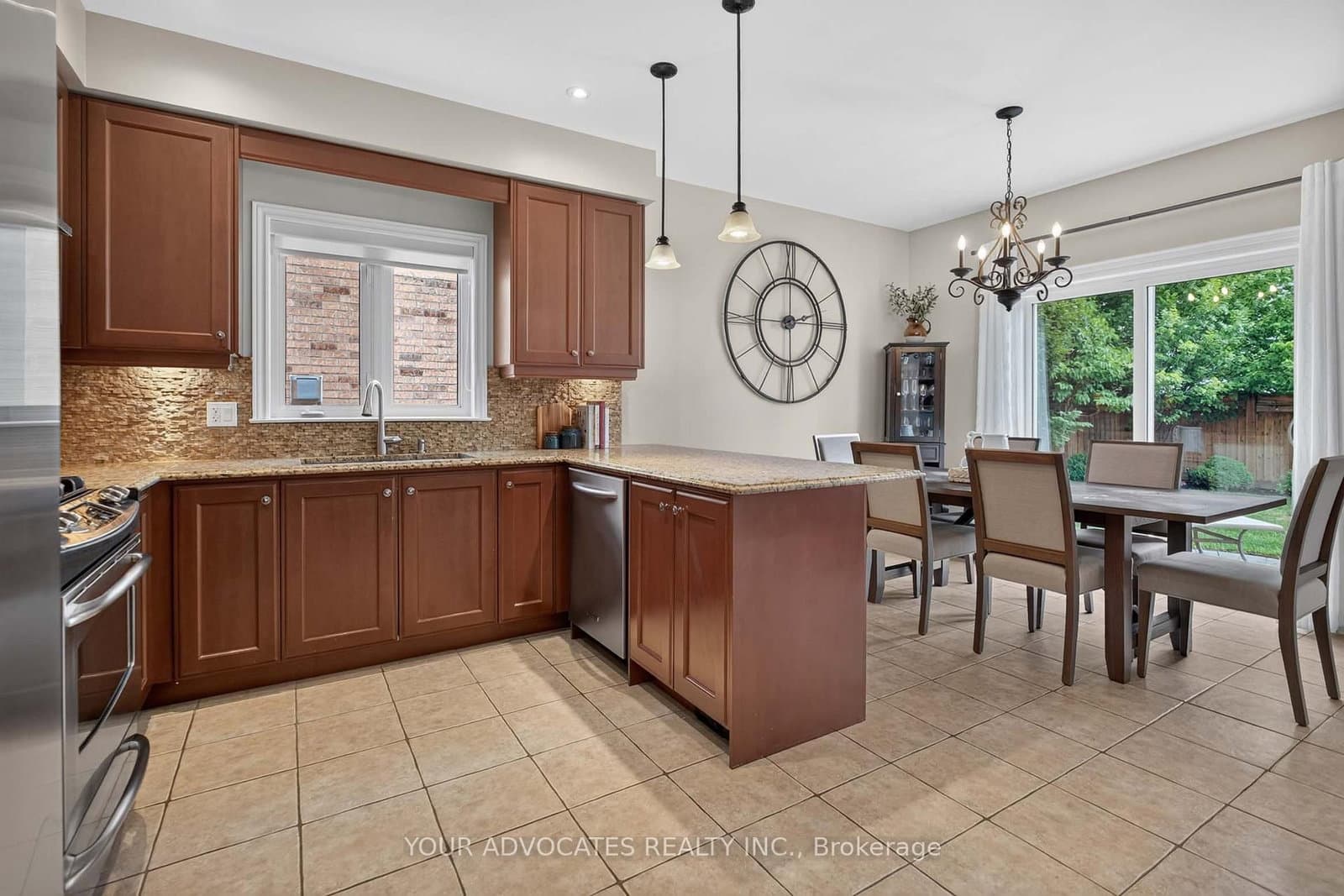 228 Twin Hills Crescent thumbnail 11