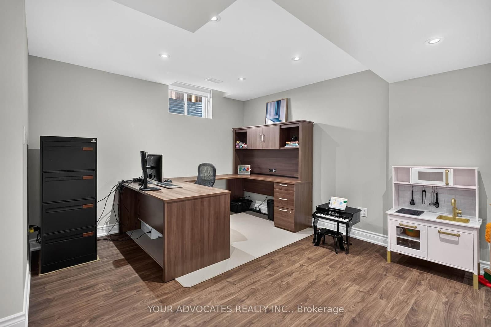 228 Twin Hills Crescent thumbnail 29