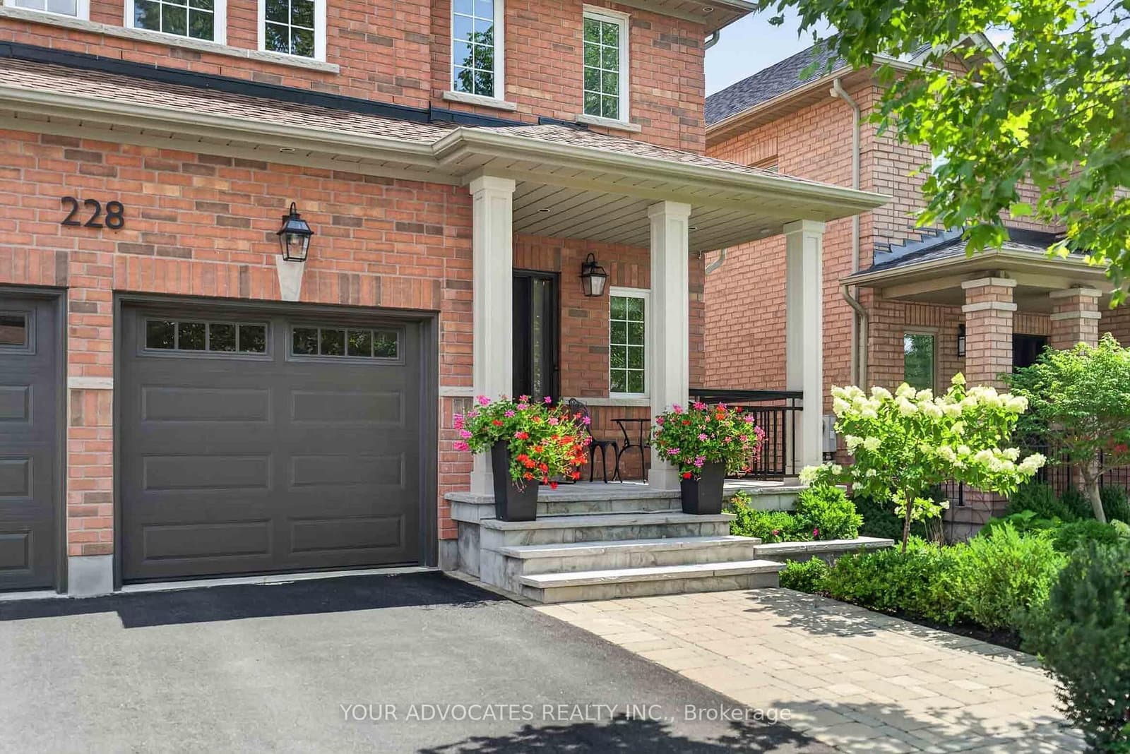 228 Twin Hills Crescent thumbnail 3