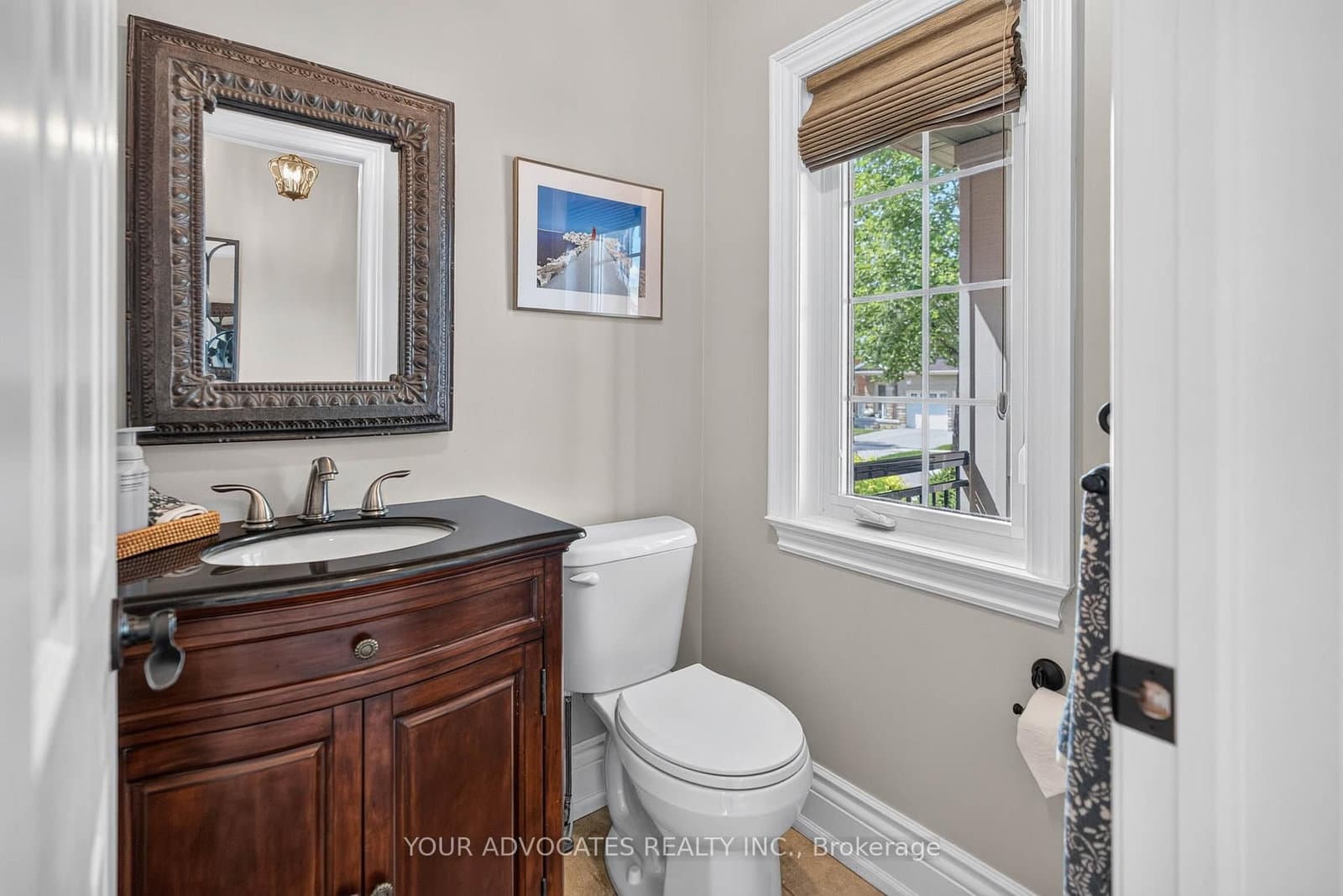 228 Twin Hills Crescent thumbnail 6