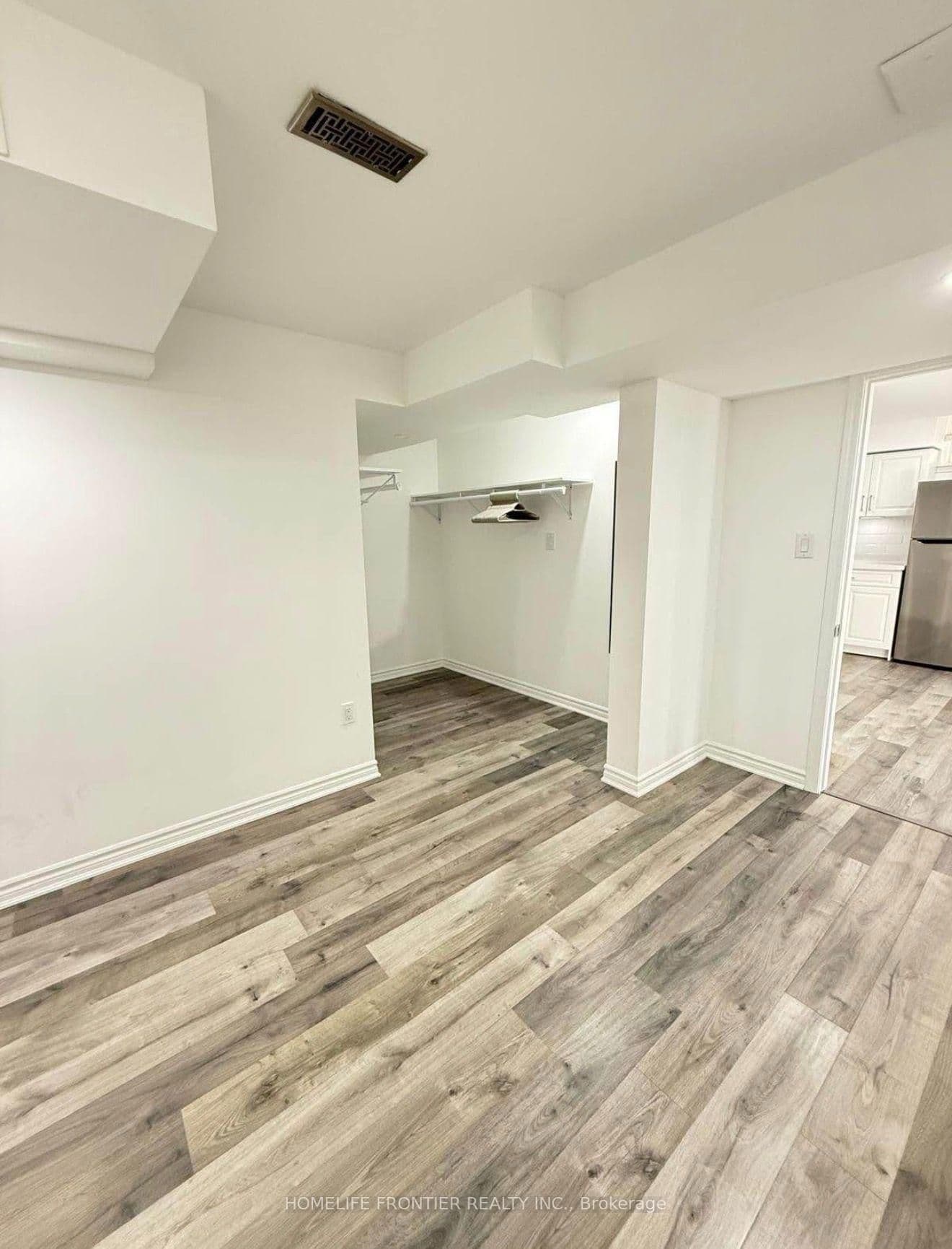 586 Sweetwater Crescent, Unit BASEMENT thumbnail 4