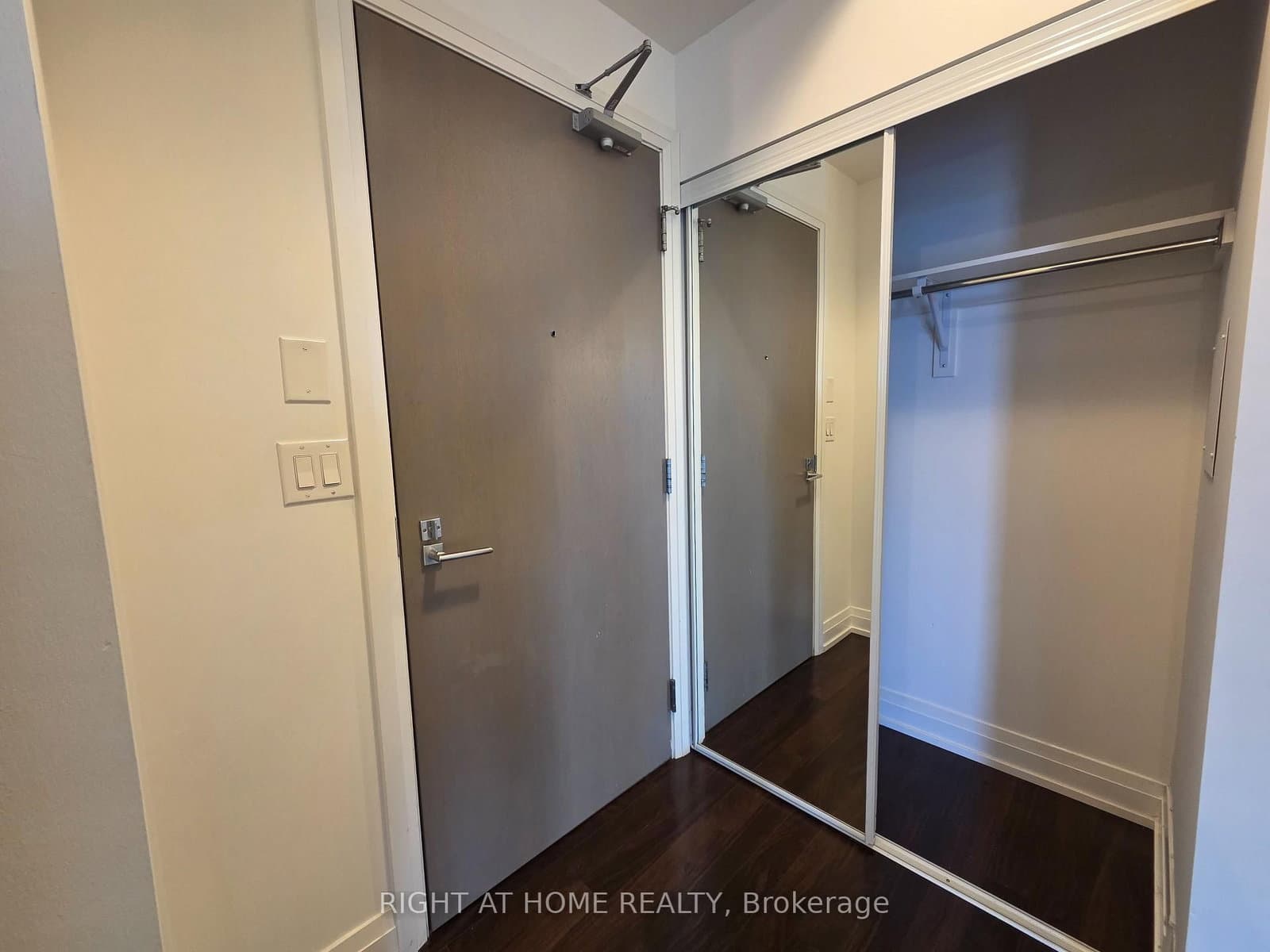 7165 Yonge Street, Unit 1406 thumbnail 10