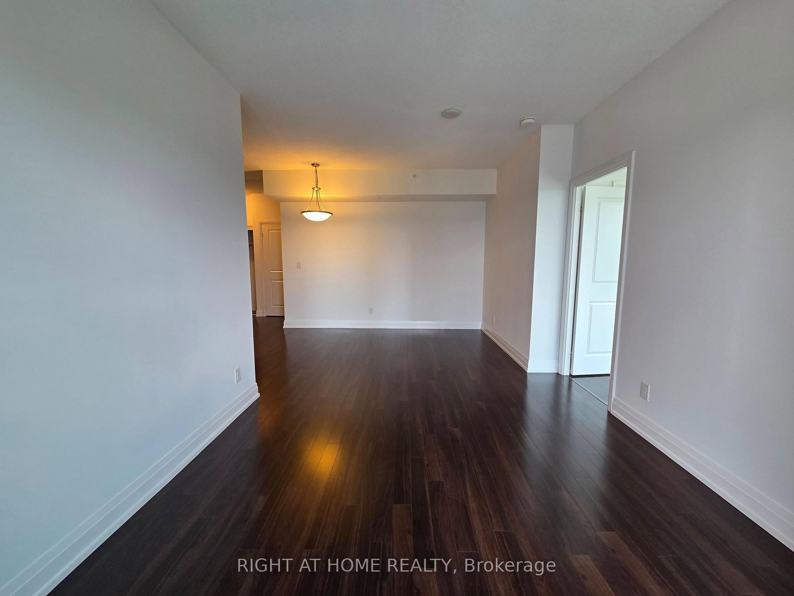 7165 Yonge Street, Unit 1406 thumbnail 14