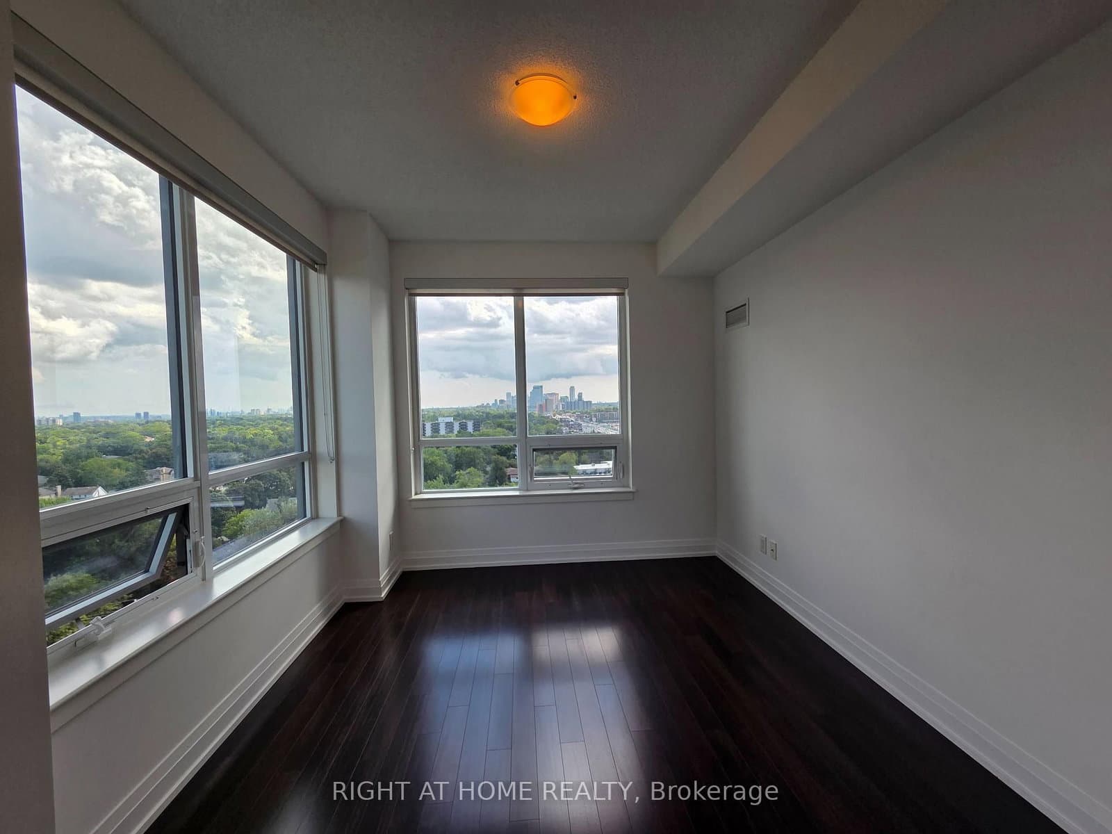 7165 Yonge Street, Unit 1406 thumbnail 19