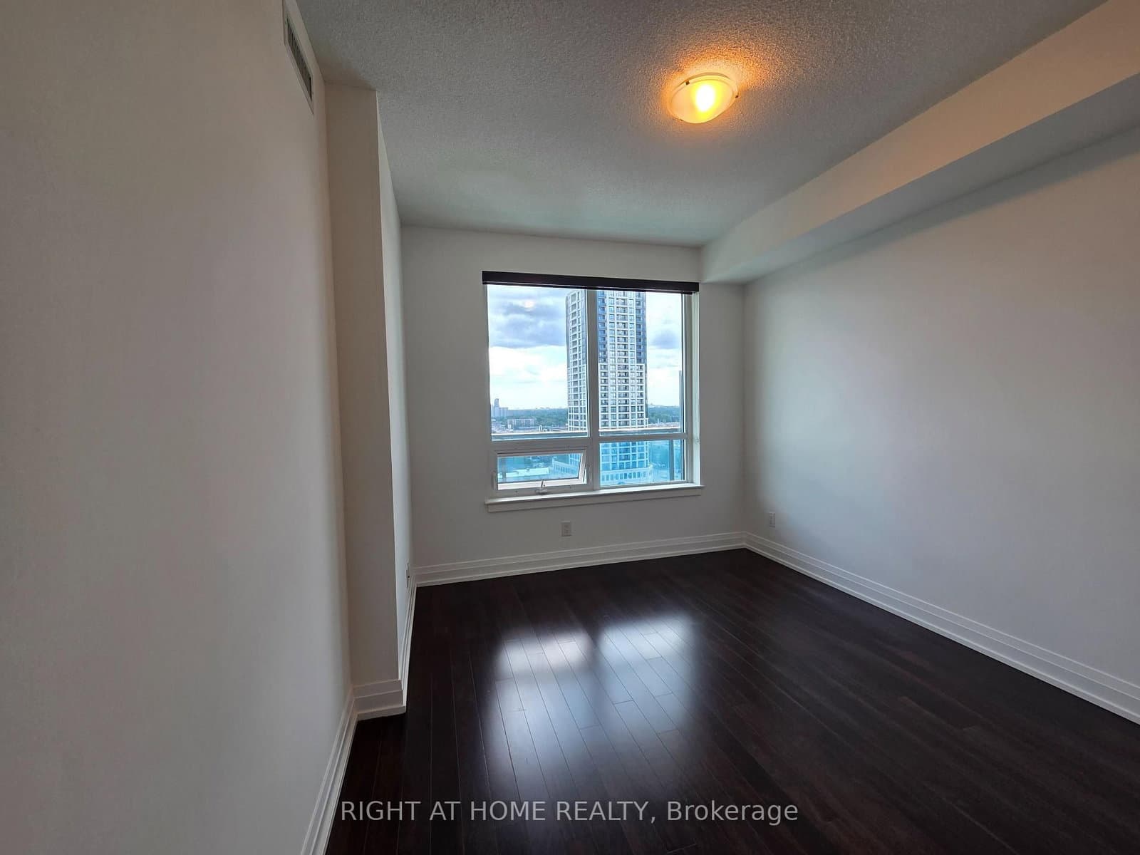 7165 Yonge Street, Unit 1406 thumbnail 22