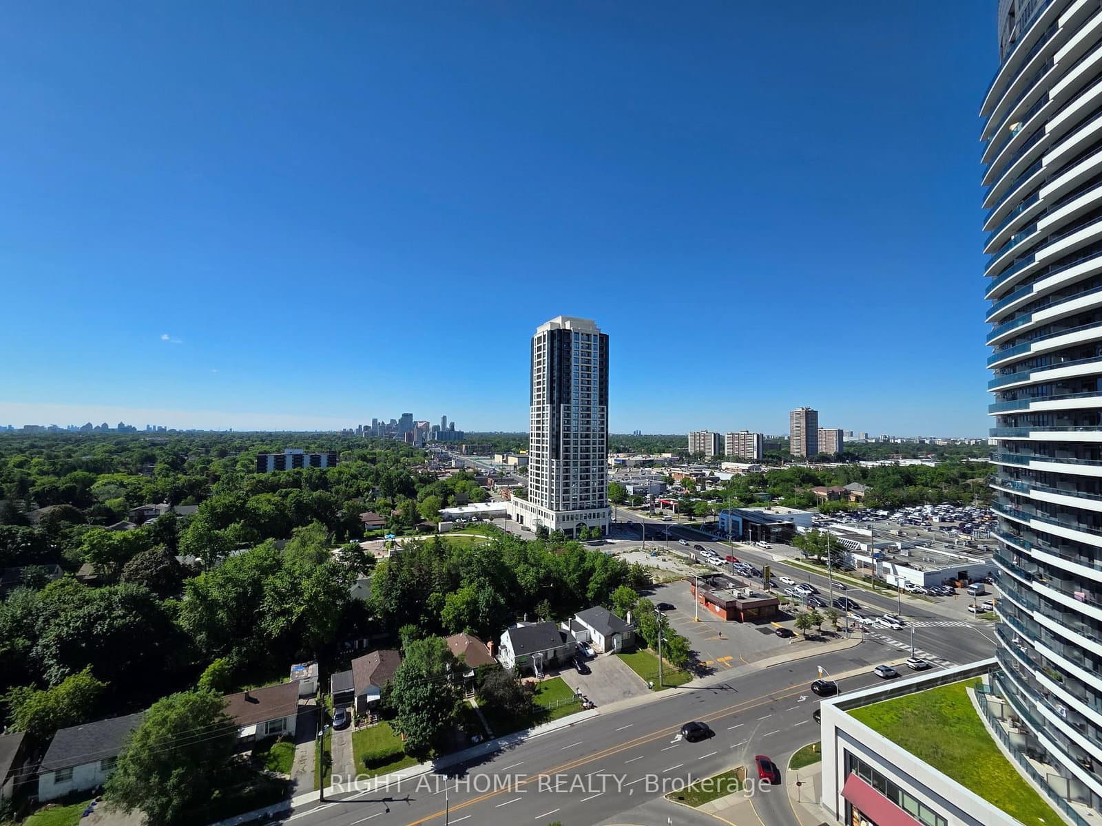 7165 Yonge Street, Unit 1406 thumbnail 25