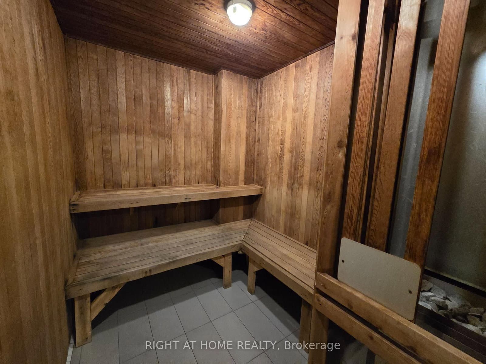 7165 Yonge Street, Unit 1406 thumbnail 34
