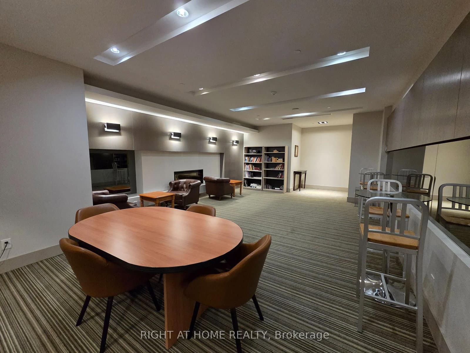 7165 Yonge Street, Unit 1406 thumbnail 37