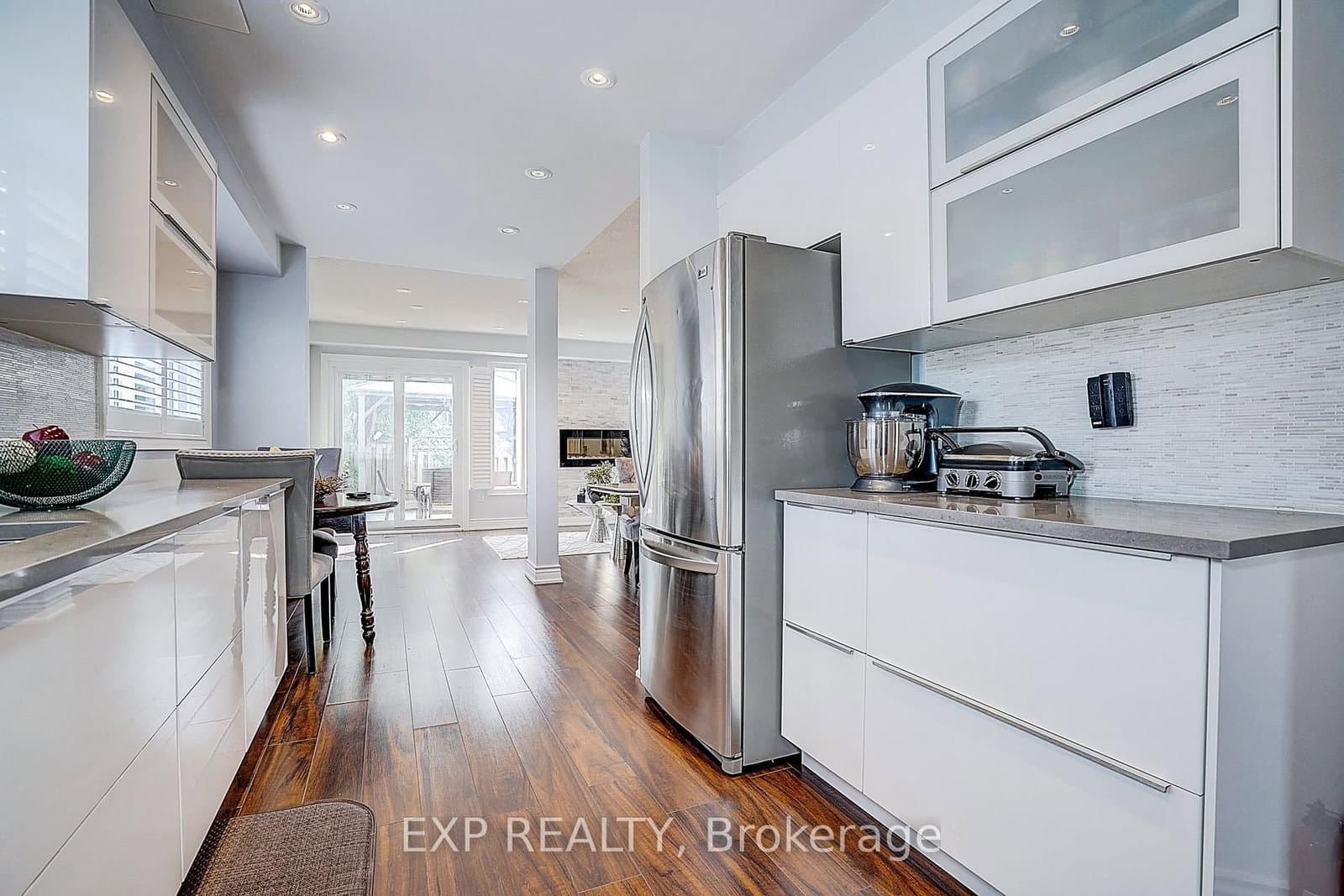 626 Walpole Crescent thumbnail 16