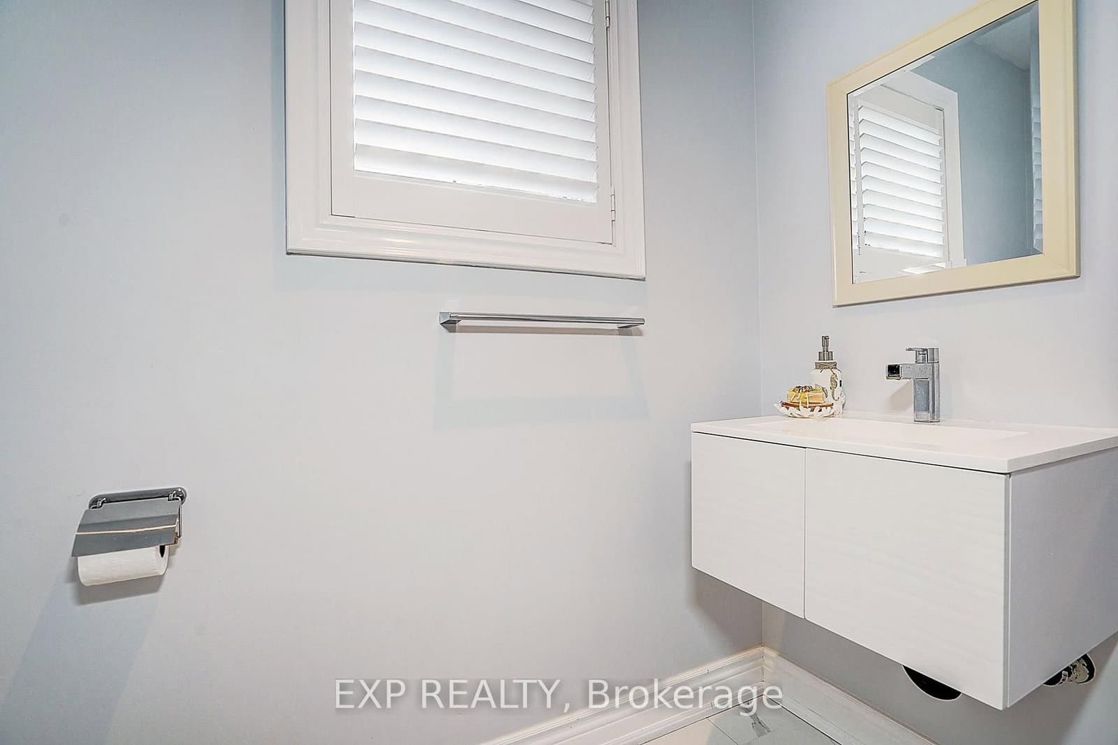 626 Walpole Crescent thumbnail 17
