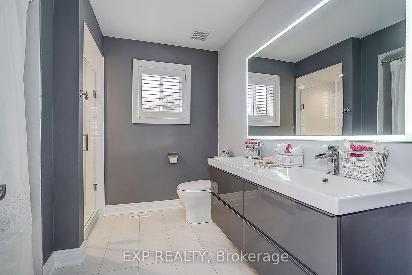 626 Walpole Crescent thumbnail 21