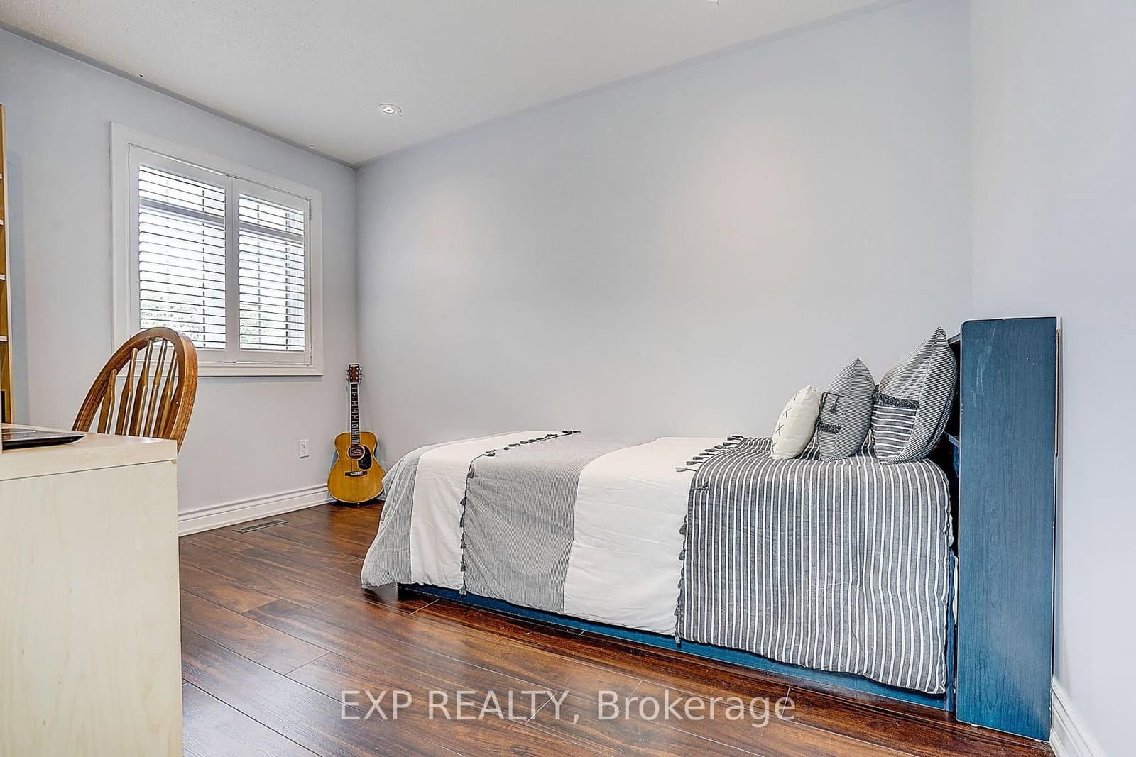 626 Walpole Crescent thumbnail 22