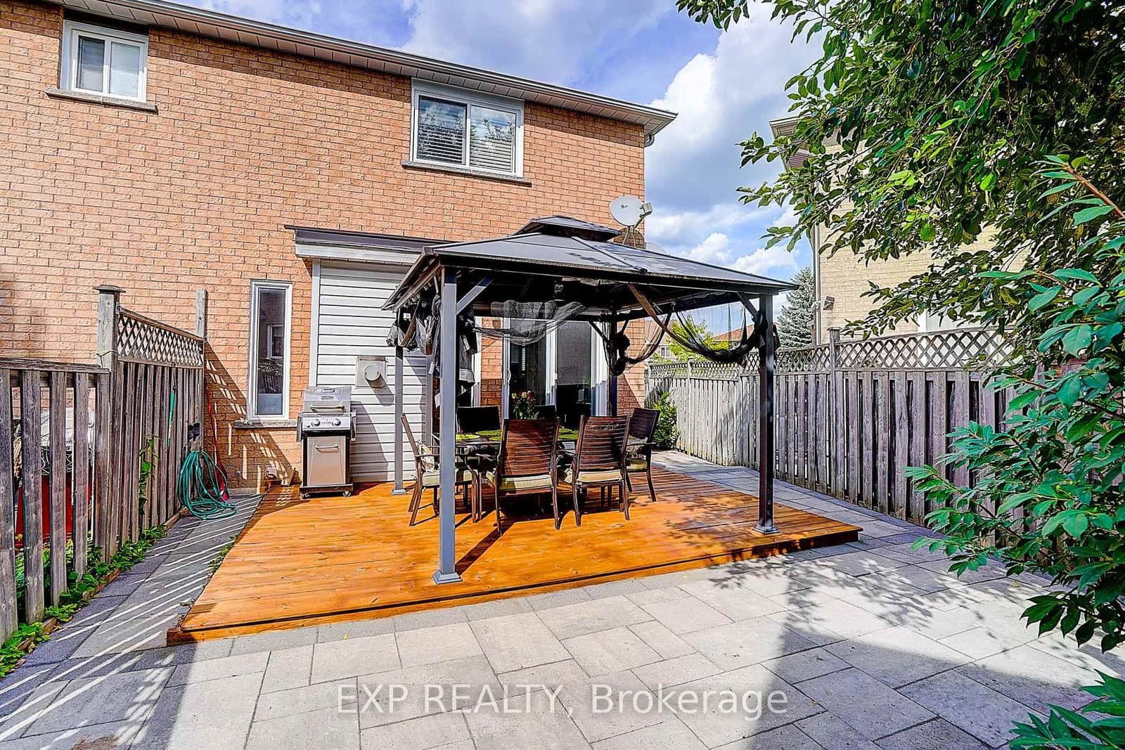 626 Walpole Crescent thumbnail 33