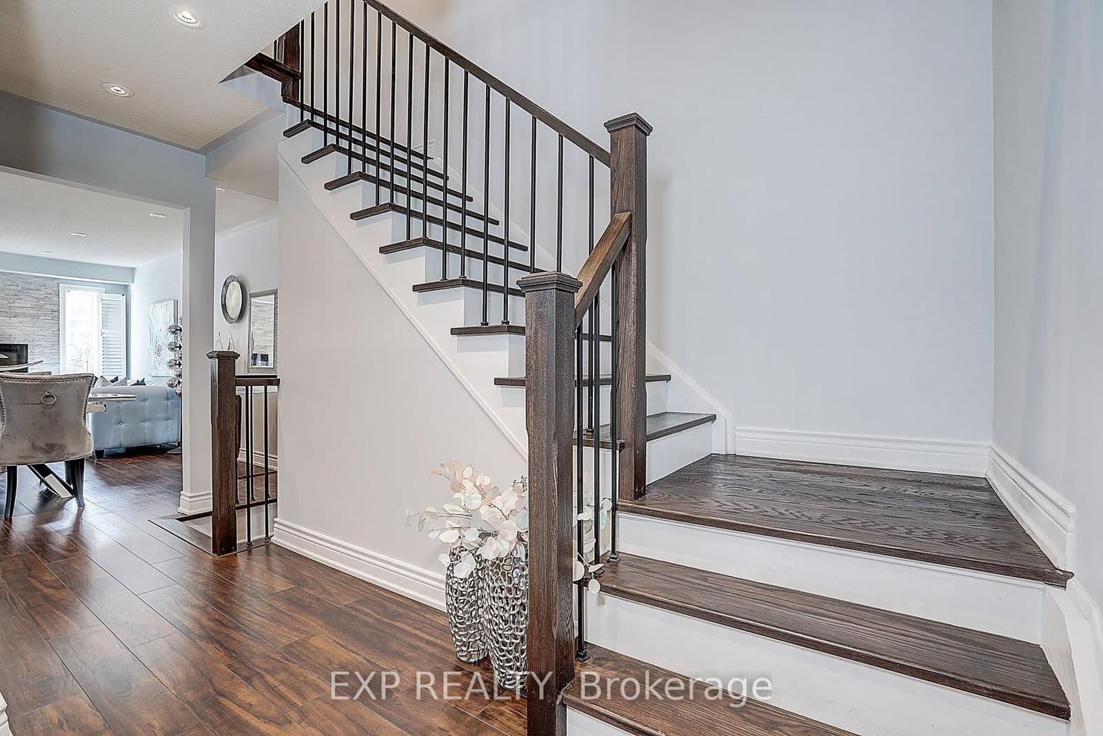 626 Walpole Crescent thumbnail 6