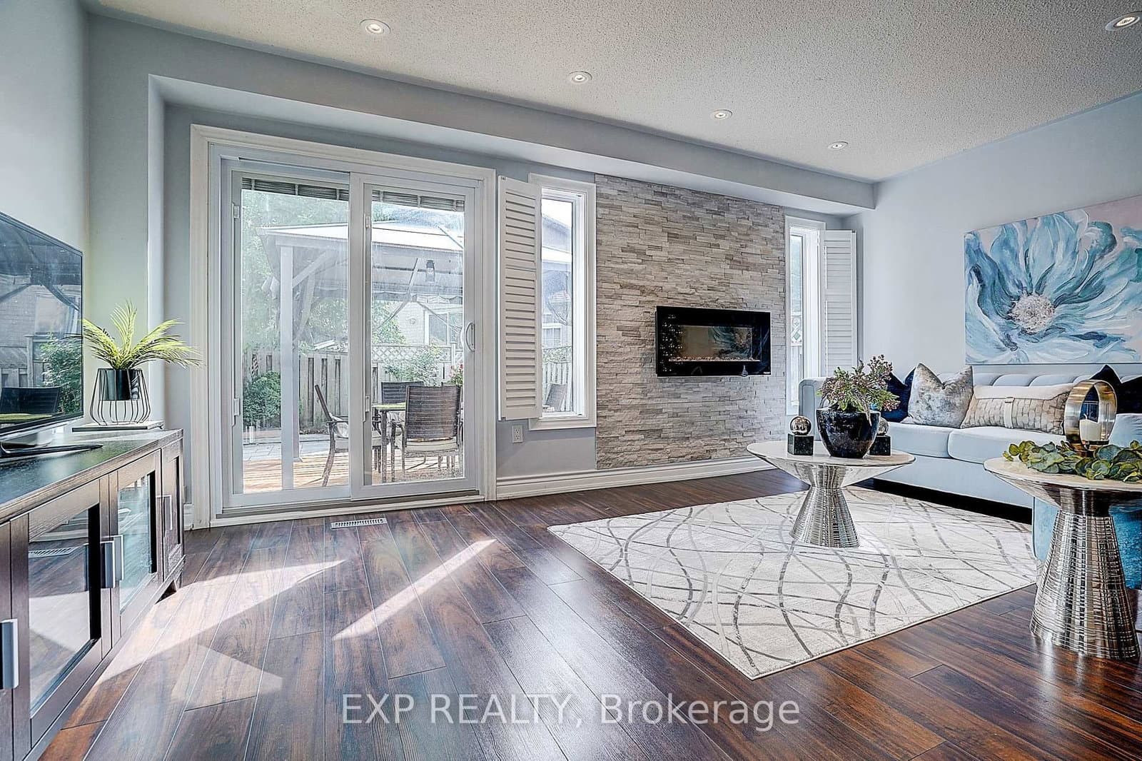 626 Walpole Crescent thumbnail 8