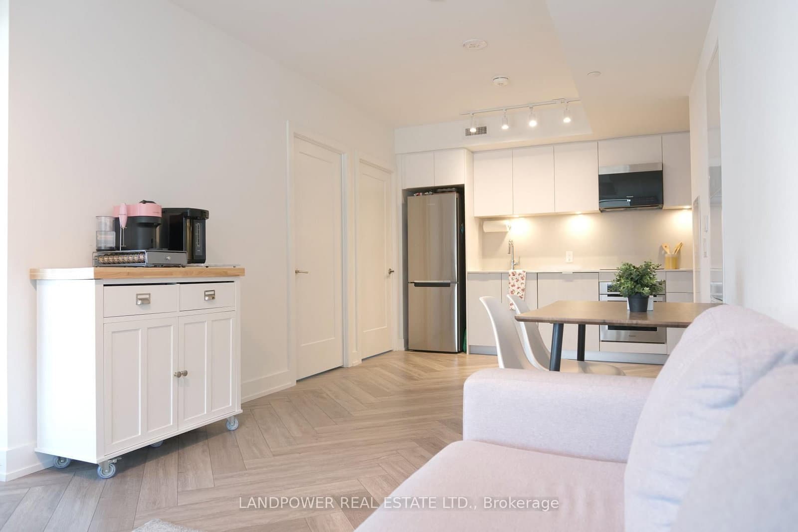 9 Clegg Road, Unit 819 thumbnail 10