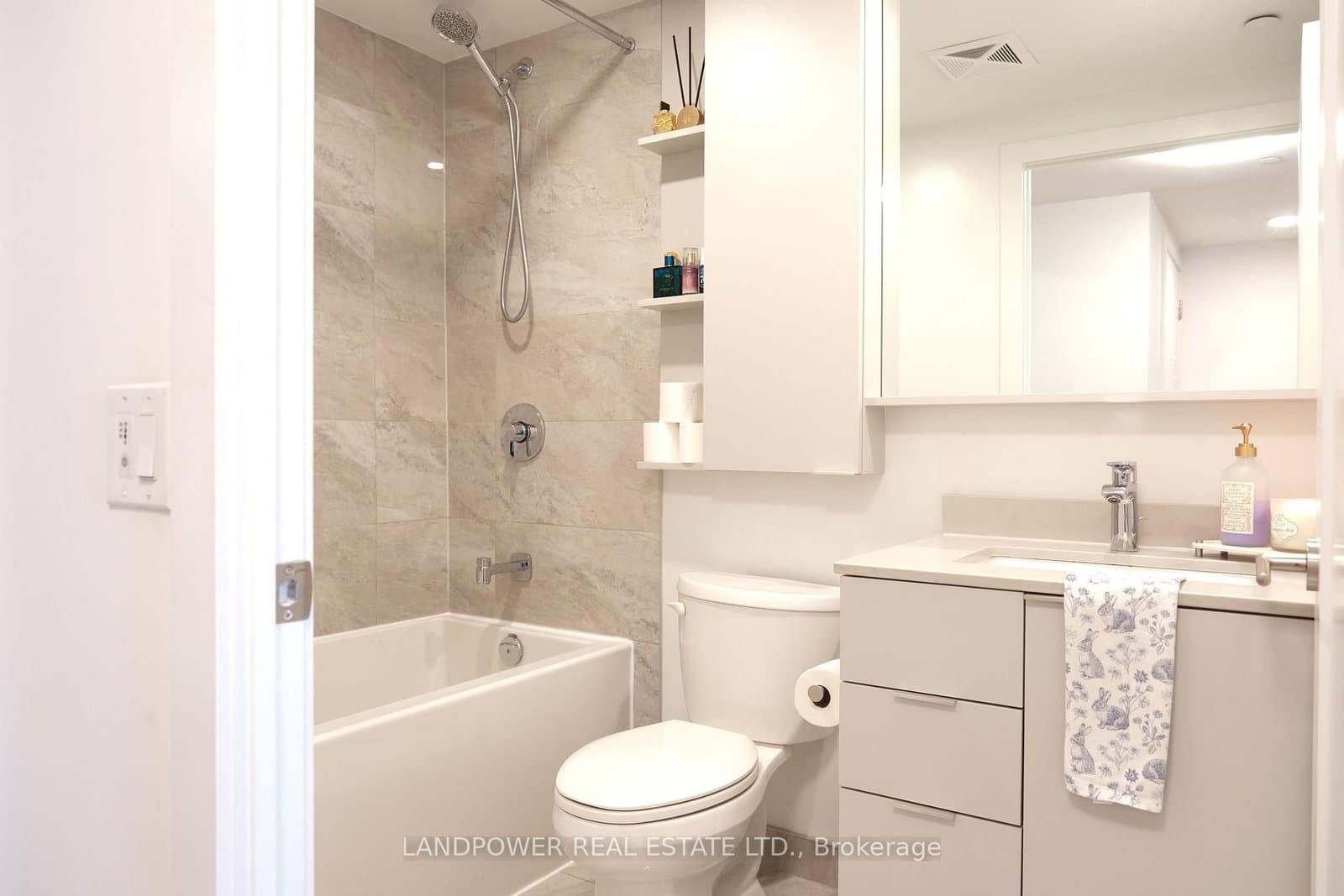 9 Clegg Road, Unit 819 thumbnail 6