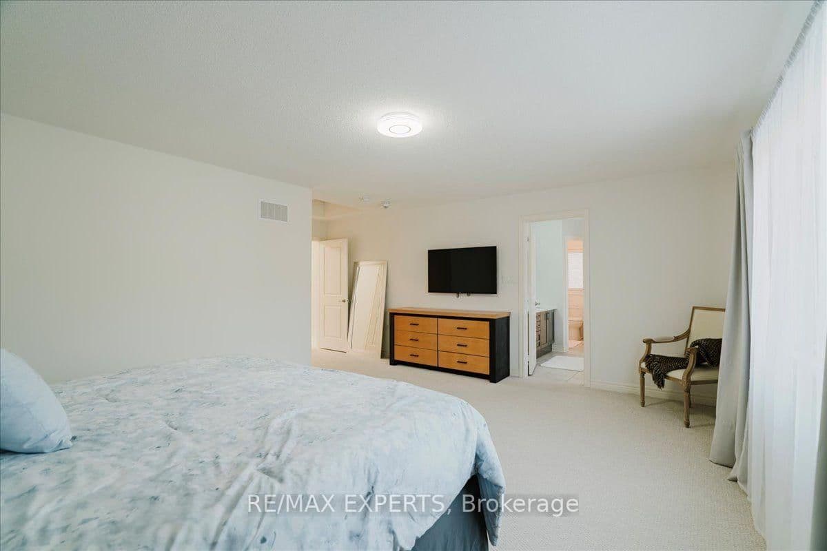 43 Lewis Avenue thumbnail 26
