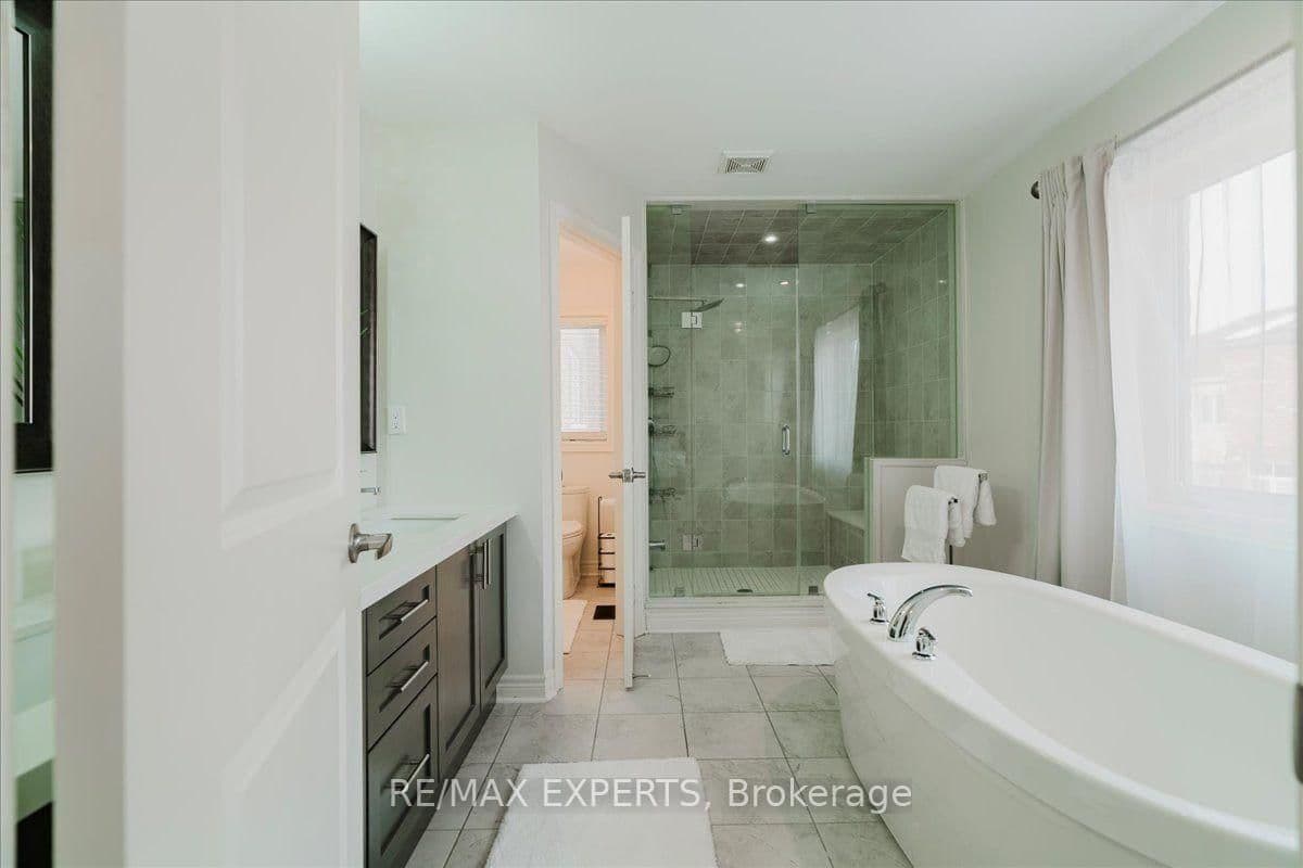 43 Lewis Avenue thumbnail 27