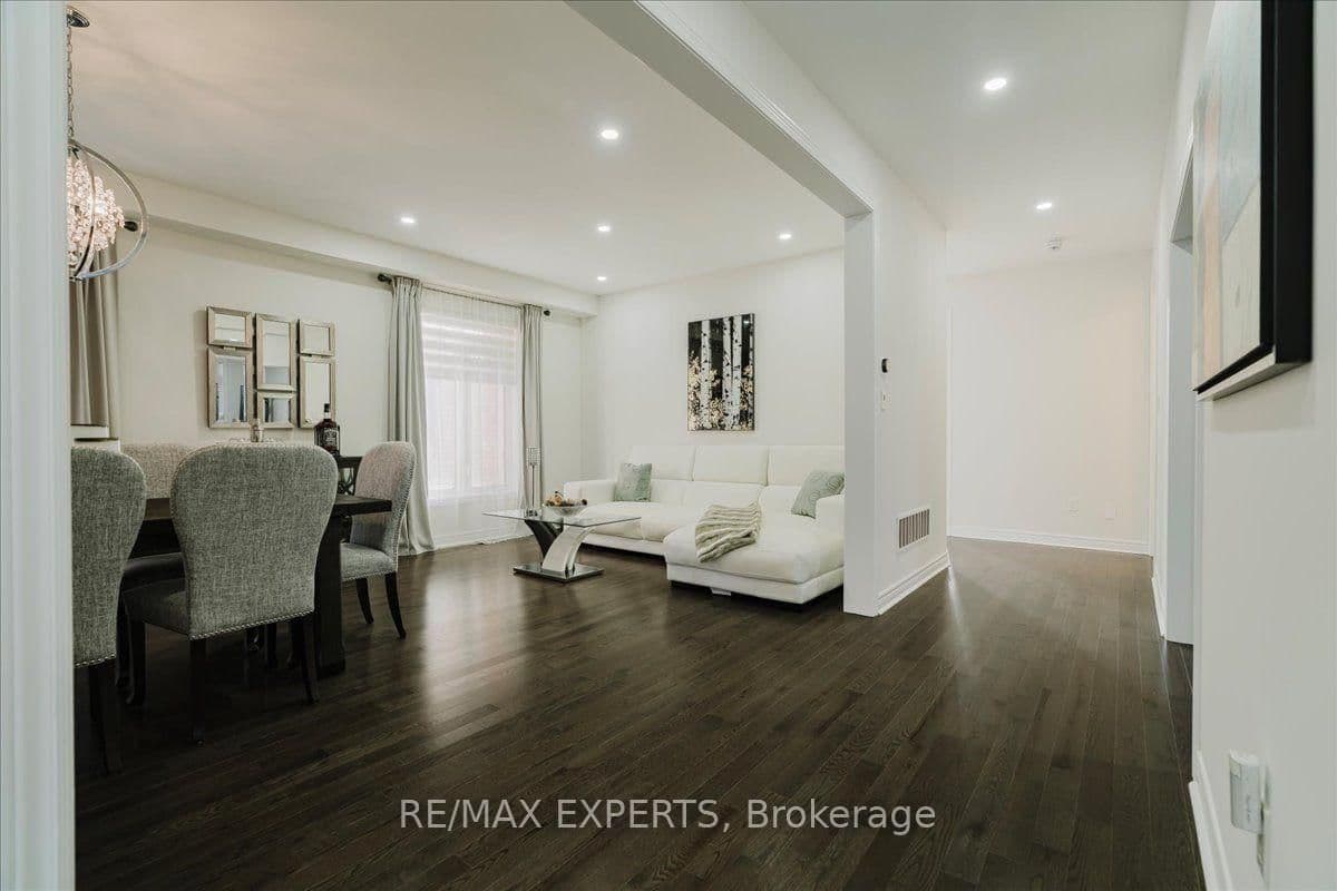 43 Lewis Avenue thumbnail 3