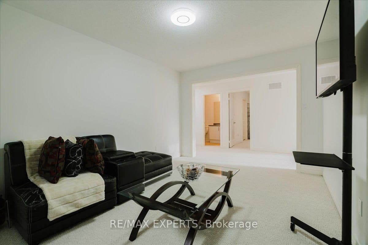43 Lewis Avenue thumbnail 32