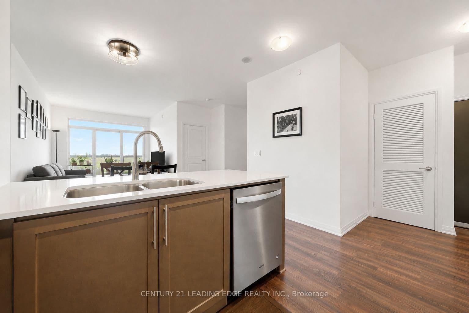 65 Oneida Crescent, Unit 801 thumbnail 12