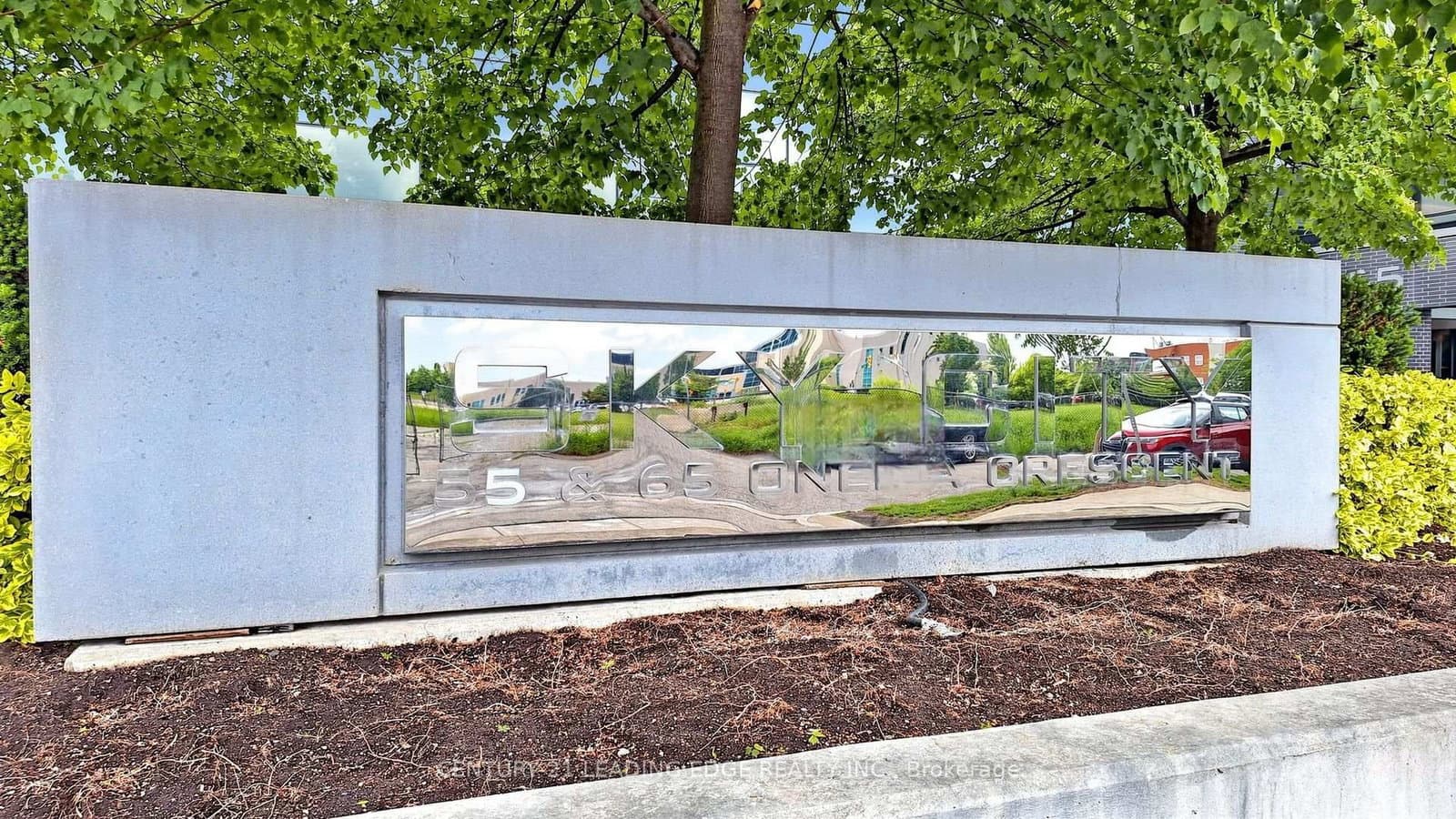 65 Oneida Crescent, Unit 801 thumbnail 3