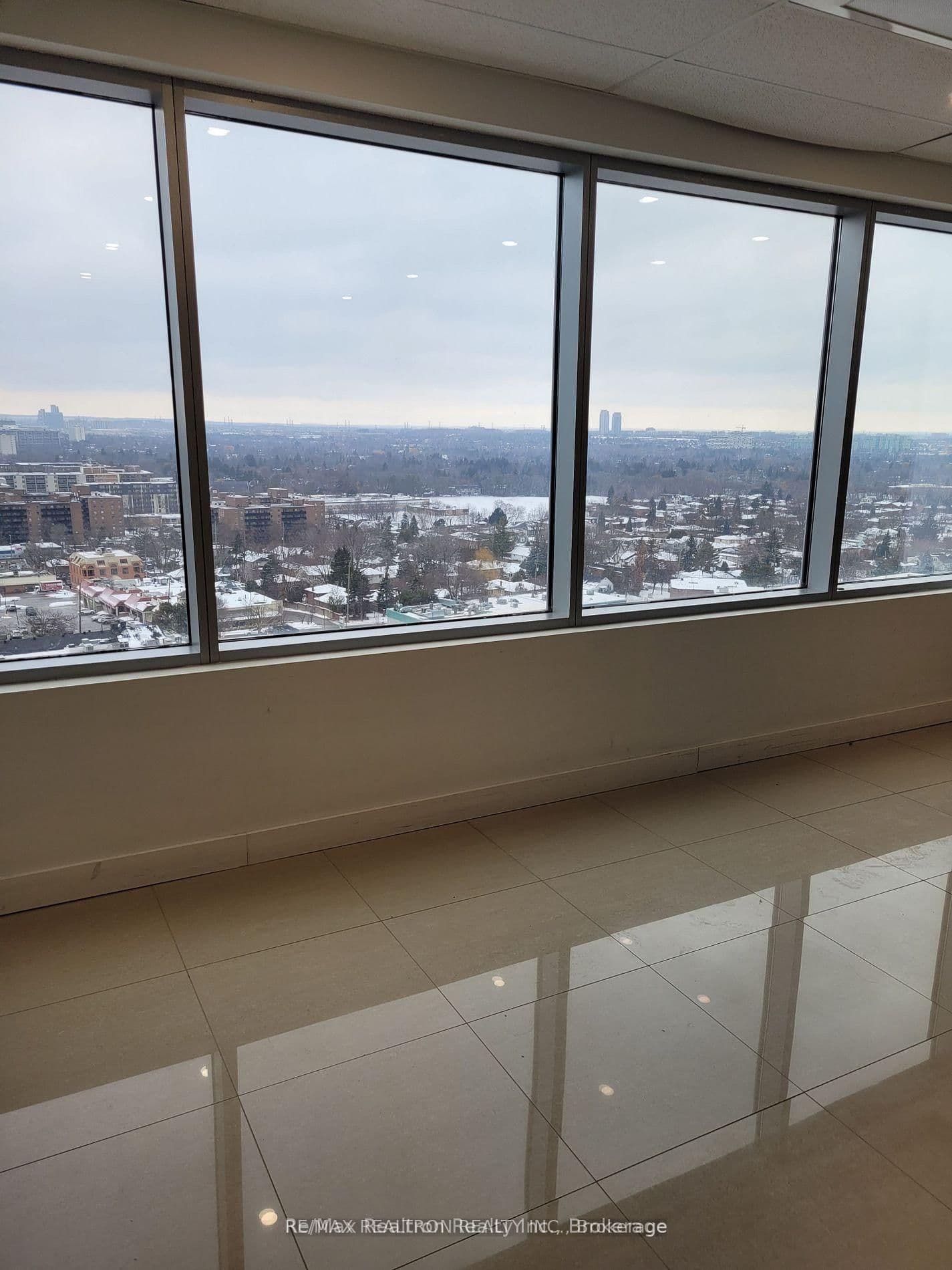 7191 Yonge Street, Unit 914 thumbnail 5
