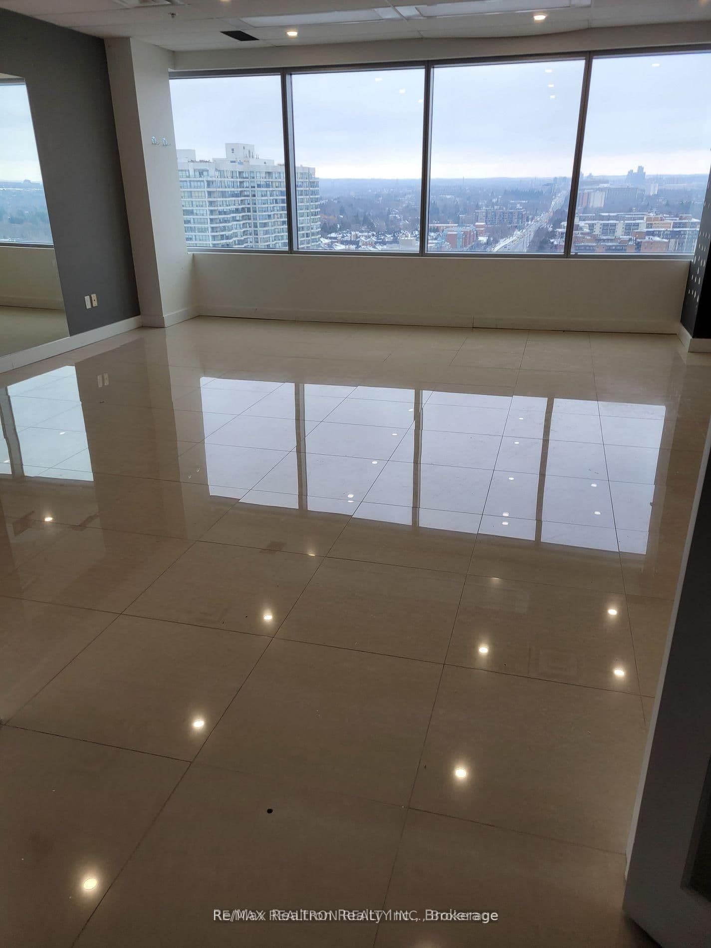 7191 Yonge Street, Unit 914 thumbnail 9