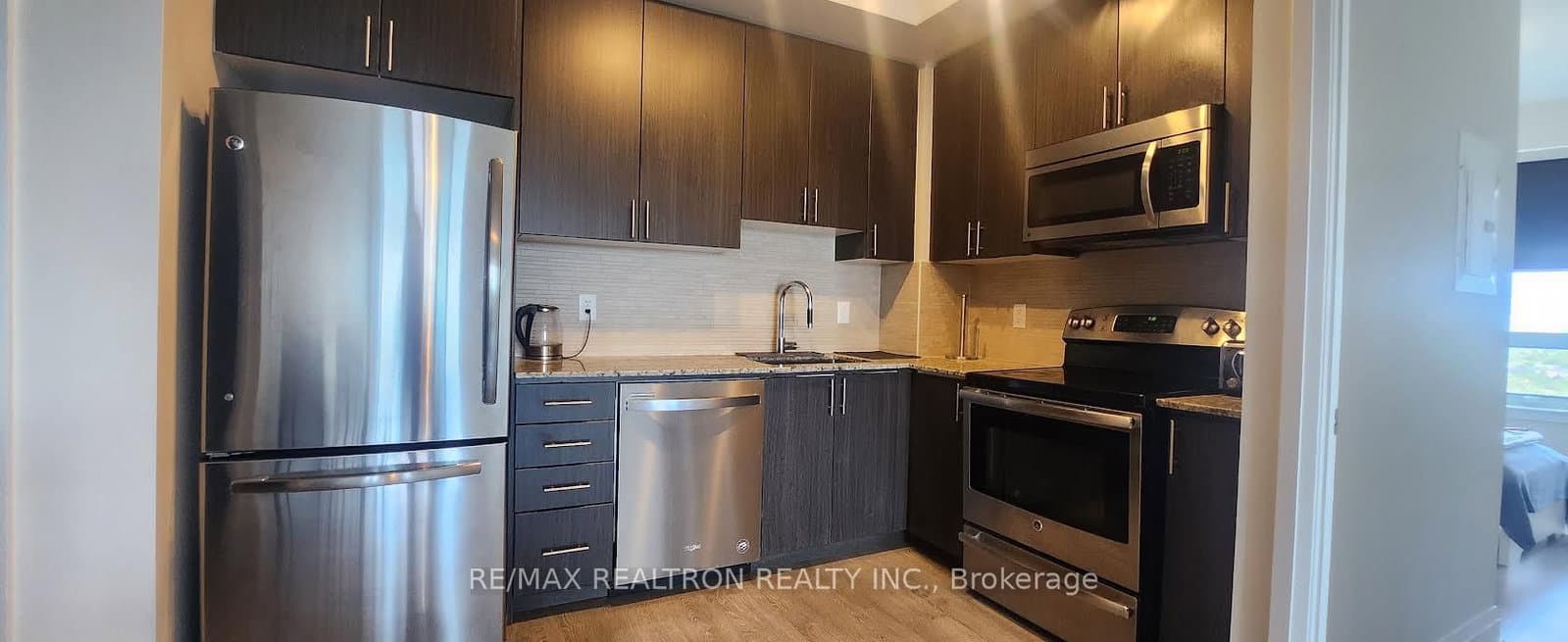 7171 Yonge Street, Unit 1007
