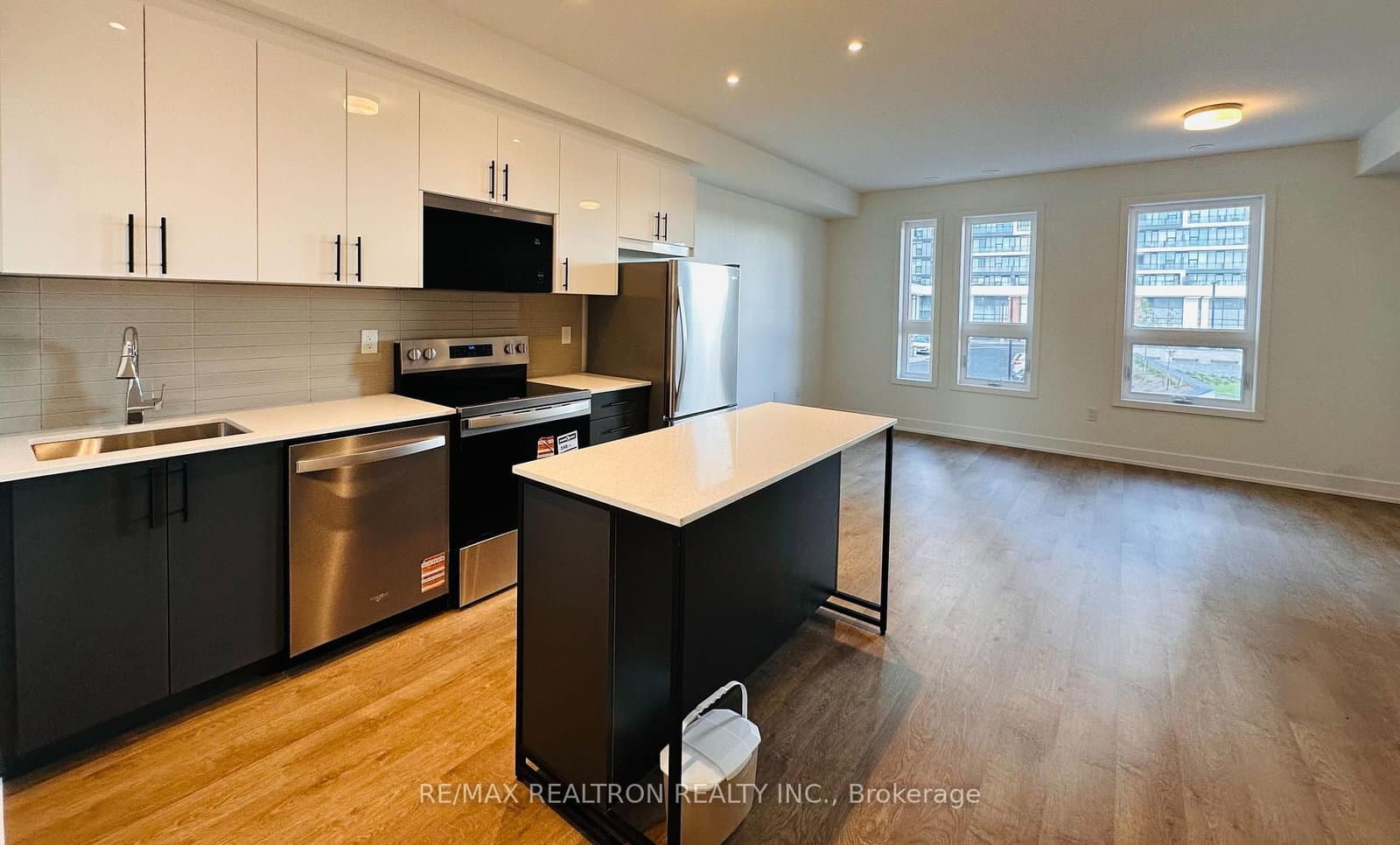 180 Anderson Avenue, Unit TH9 thumbnail 11