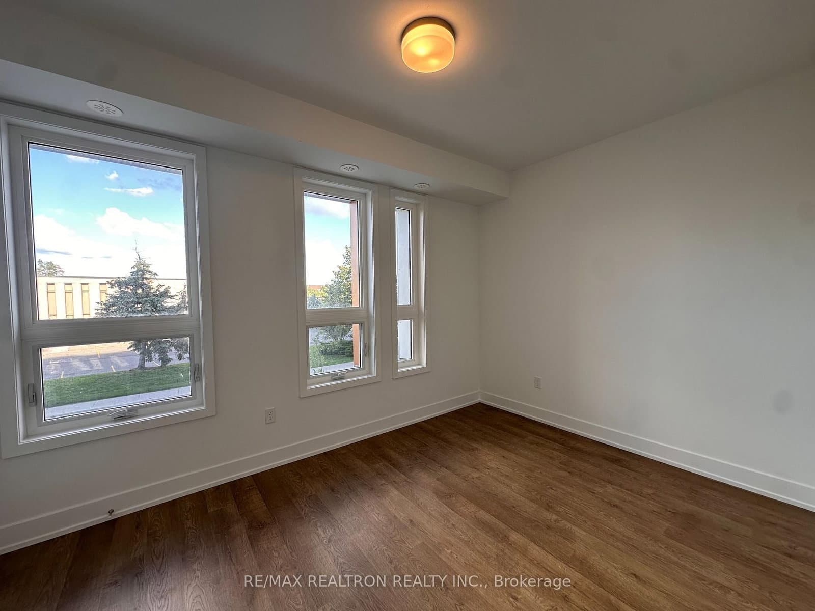 180 Anderson Avenue, Unit TH9 thumbnail 20