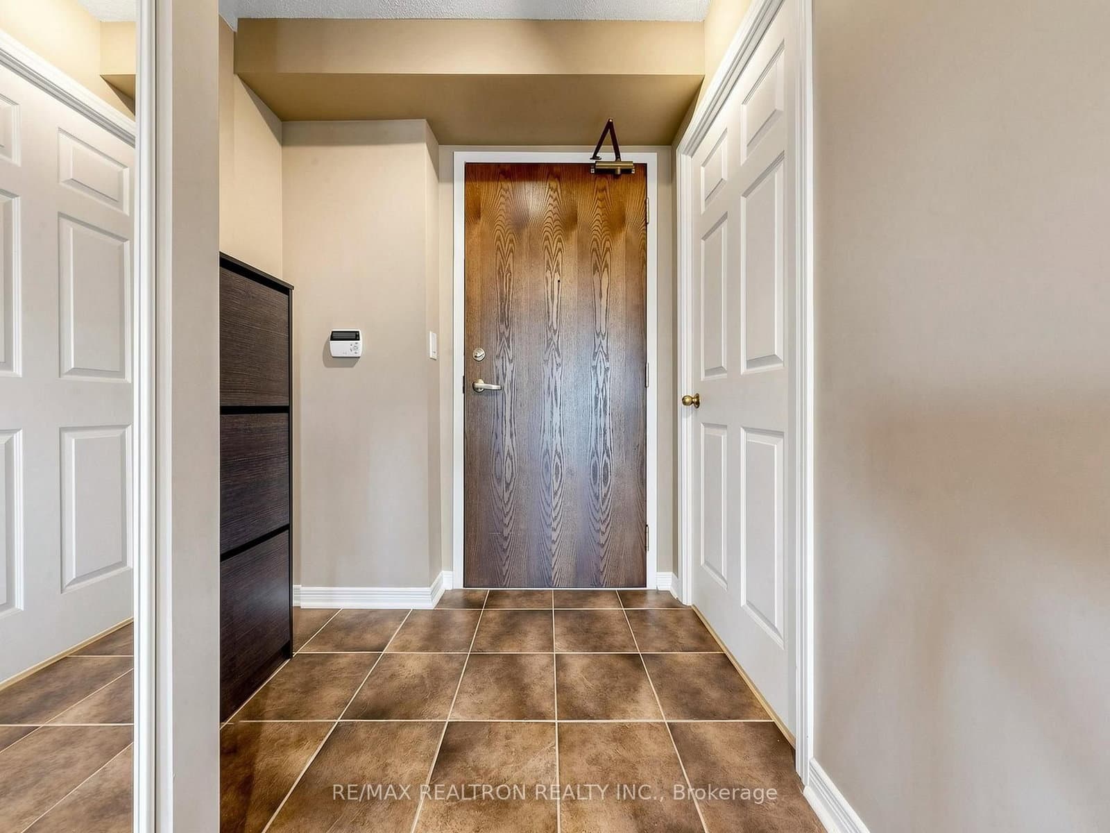 185 Oneida Crescent, Unit 918 thumbnail 10