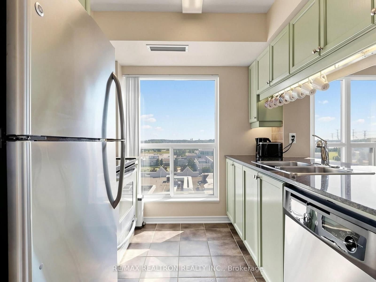 185 Oneida Crescent, Unit 918 thumbnail 20