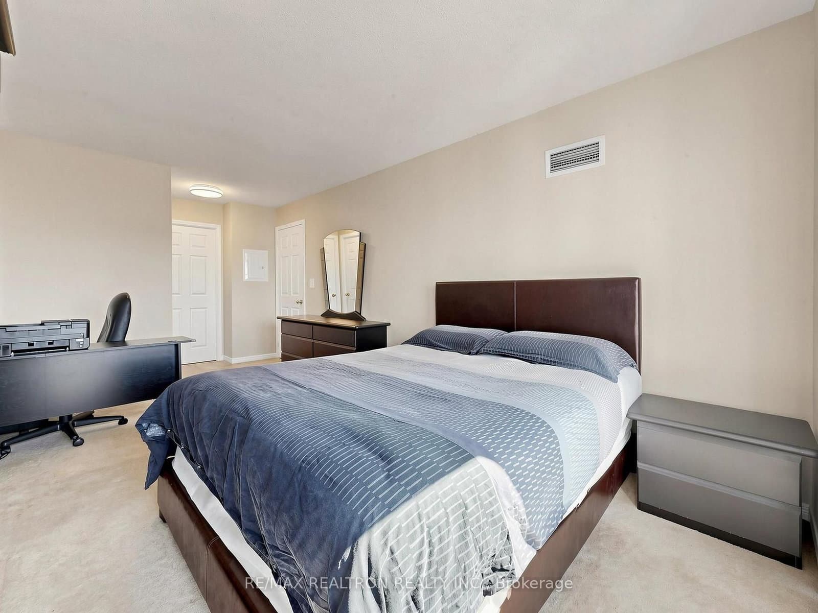 185 Oneida Crescent, Unit 918 thumbnail 28