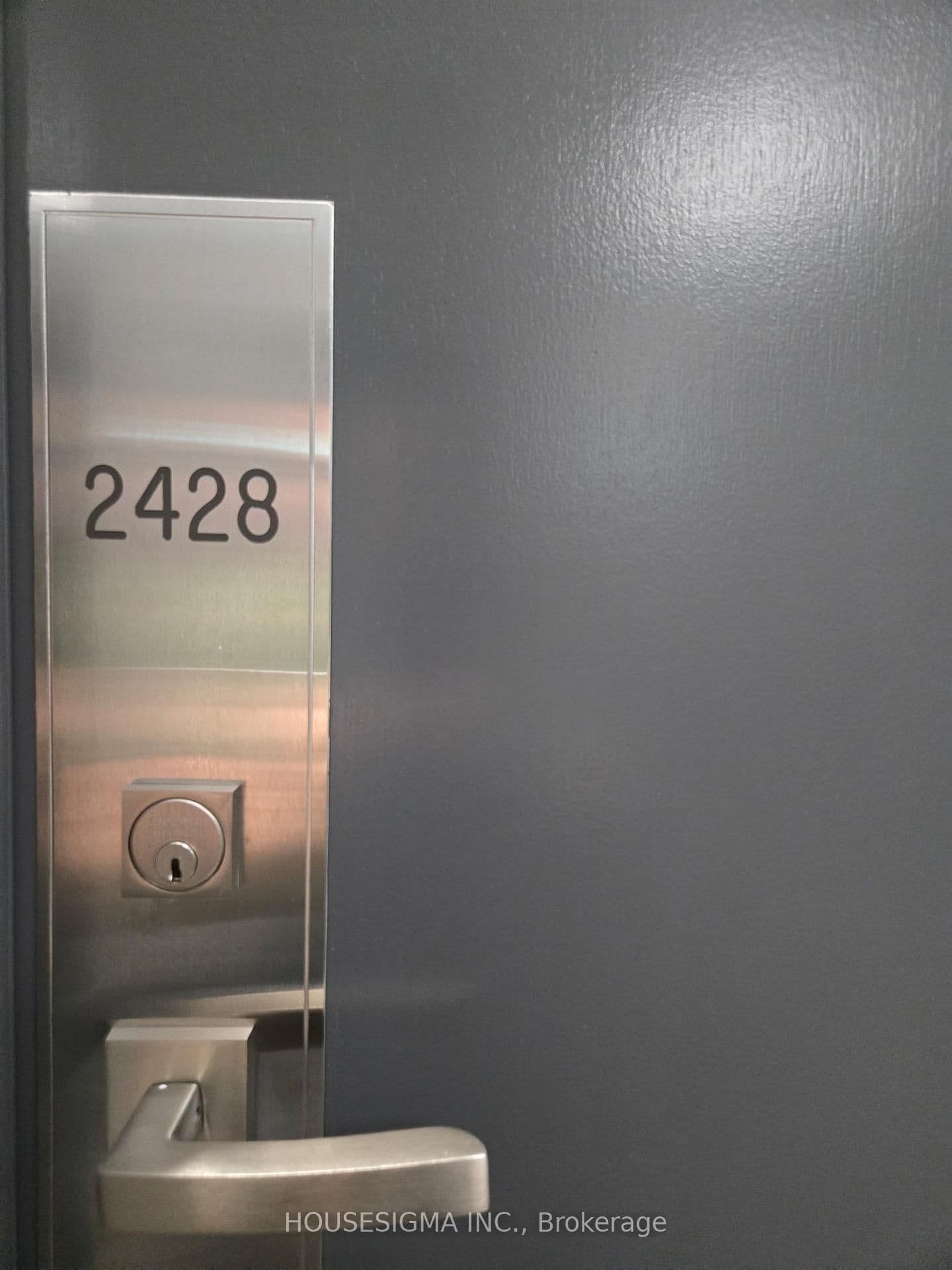 7161 Yonge Street, Unit 2428 thumbnail 2