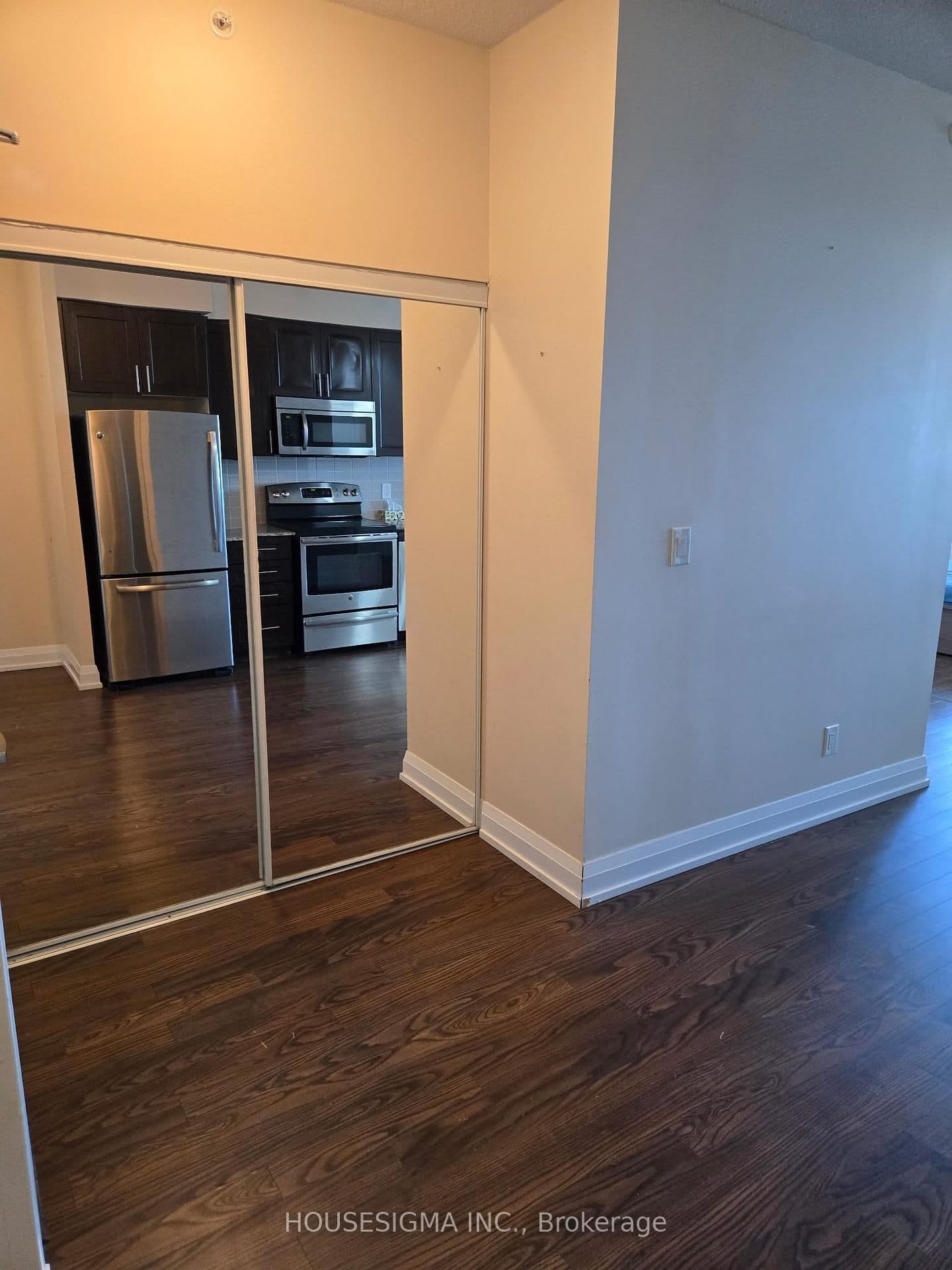 7161 Yonge Street, Unit 1423 thumbnail 9