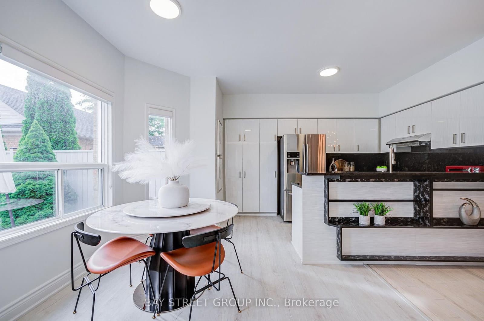 5 Luxton Avenue thumbnail 21