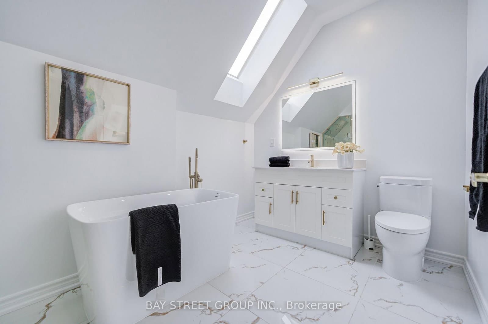 5 Luxton Avenue thumbnail 23
